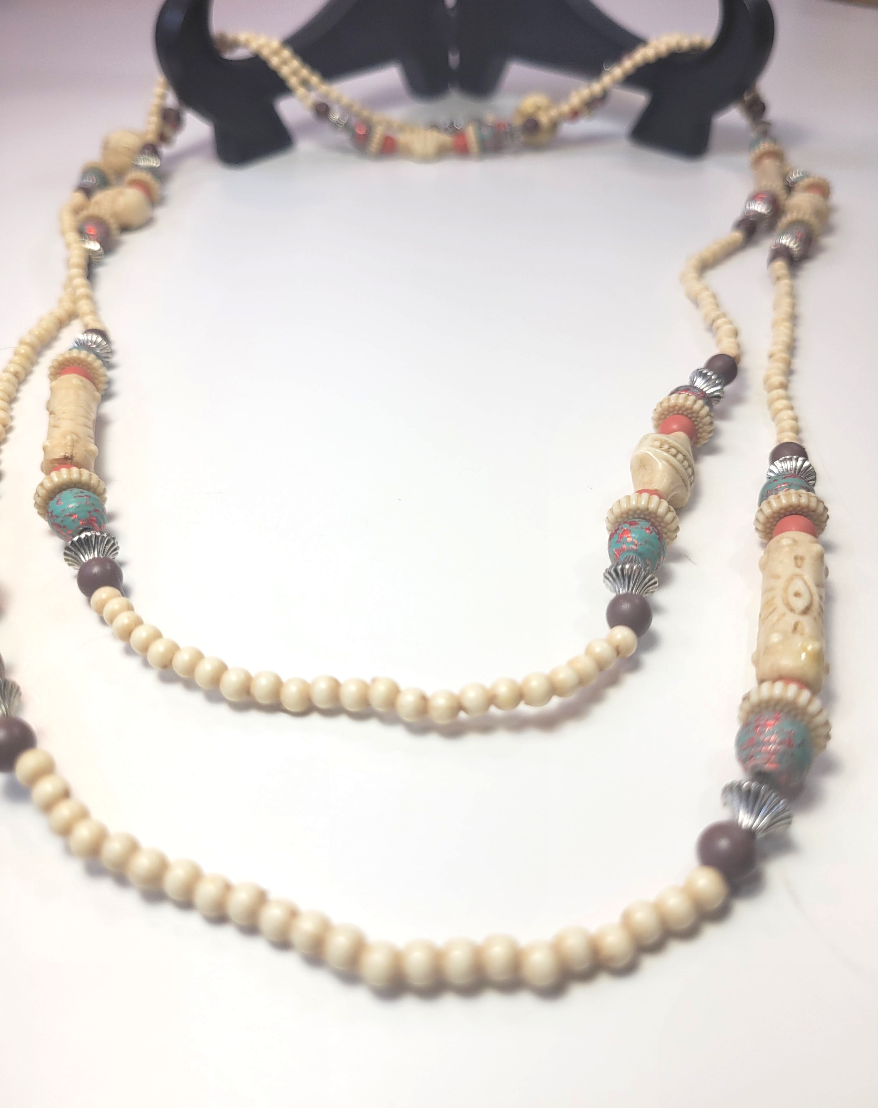 C. 1970s- 29" Hand Carved Bone Tribal Necklace Boho Ethnic - photo 3