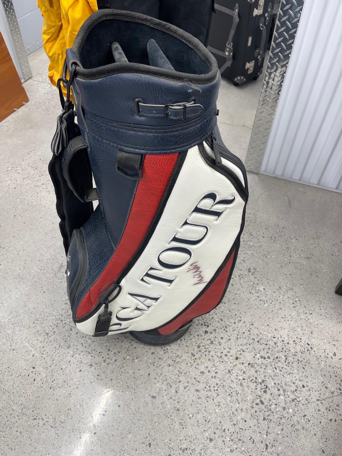 Authentic PGA Tour Golf Bag - autographed by Mike Weir - photo 5