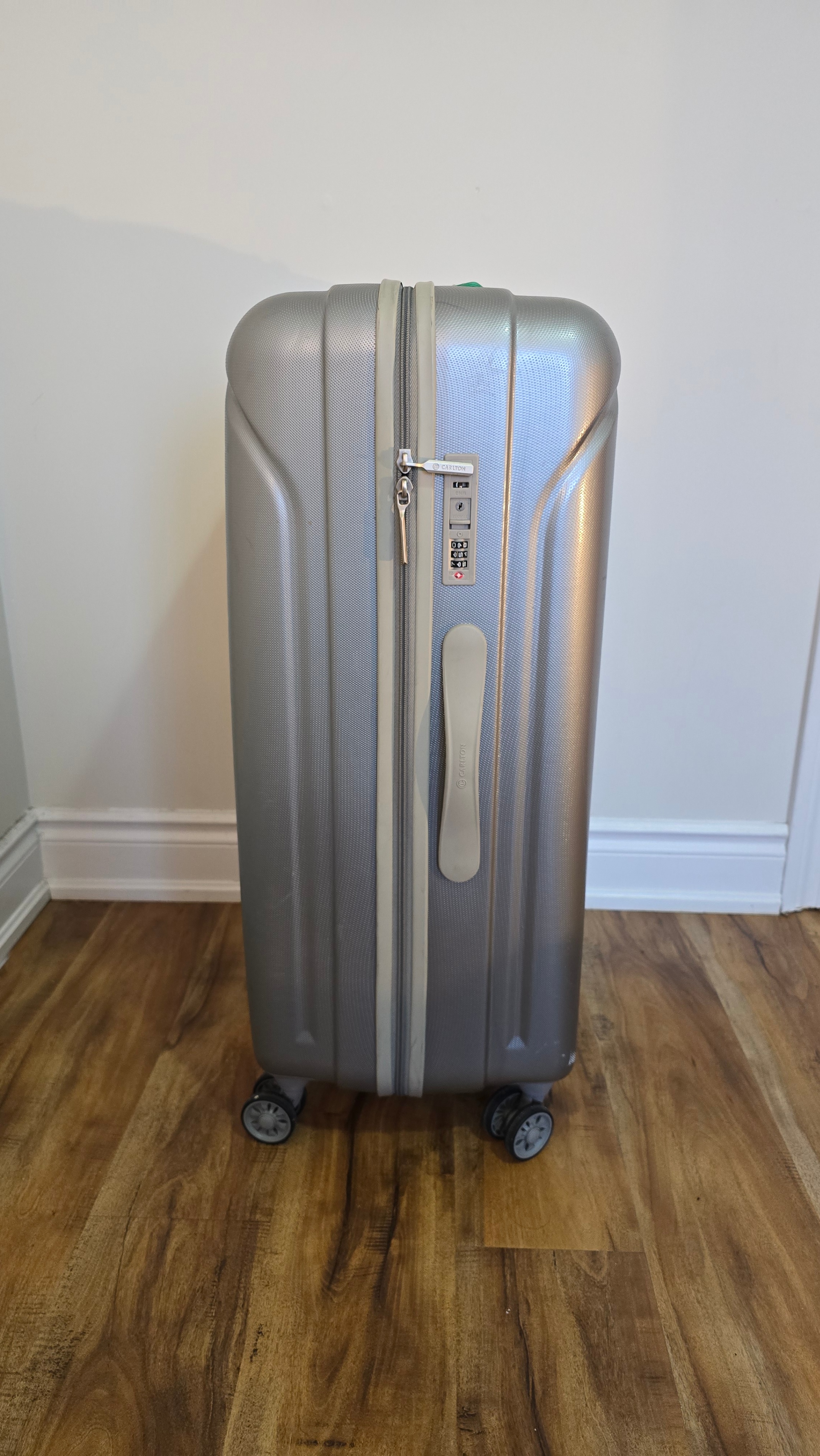 Carlton Silver Hardside Suitcase - photo 4