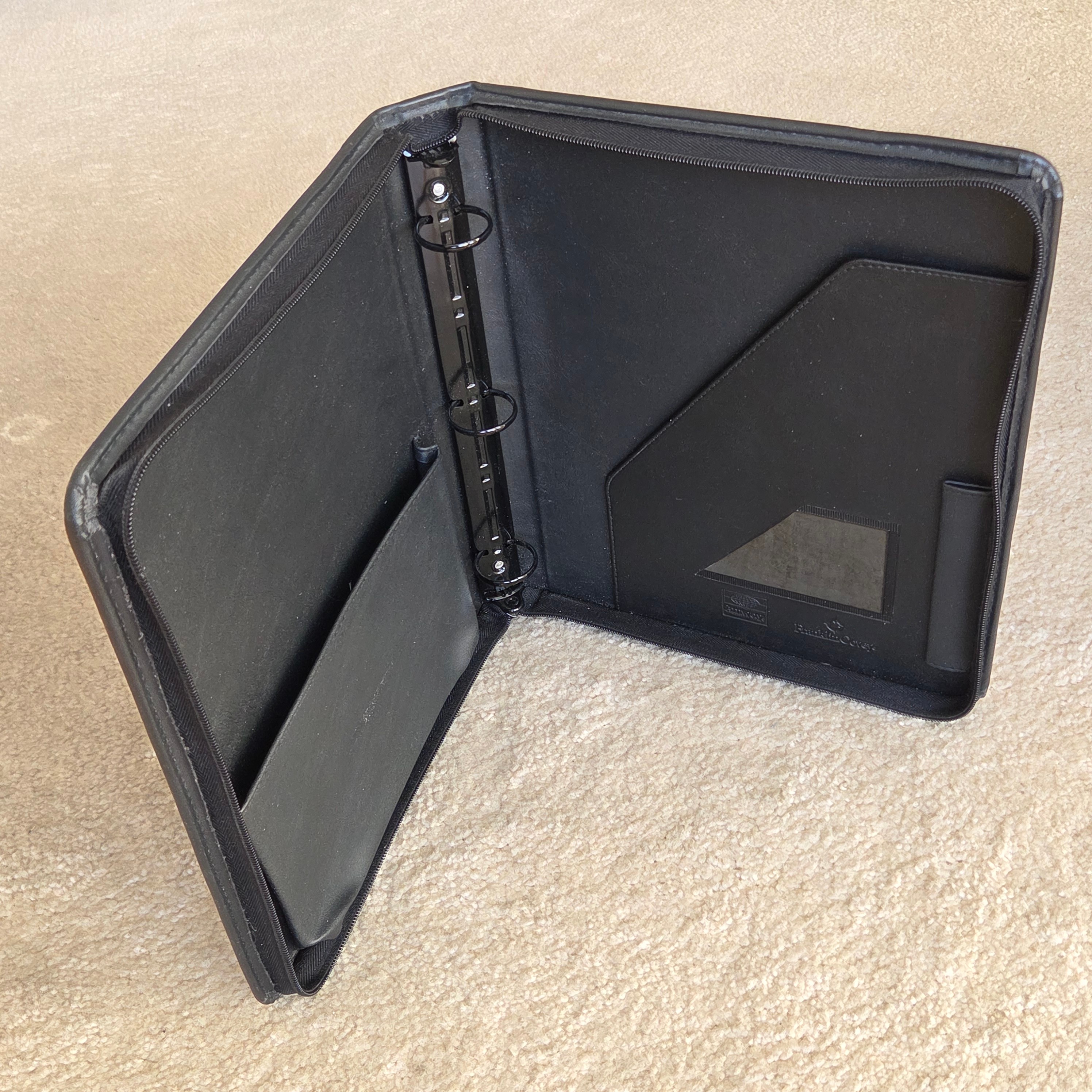 Franklin Covey Amway Binder 3 Ring Black Faux Leather Full Zip