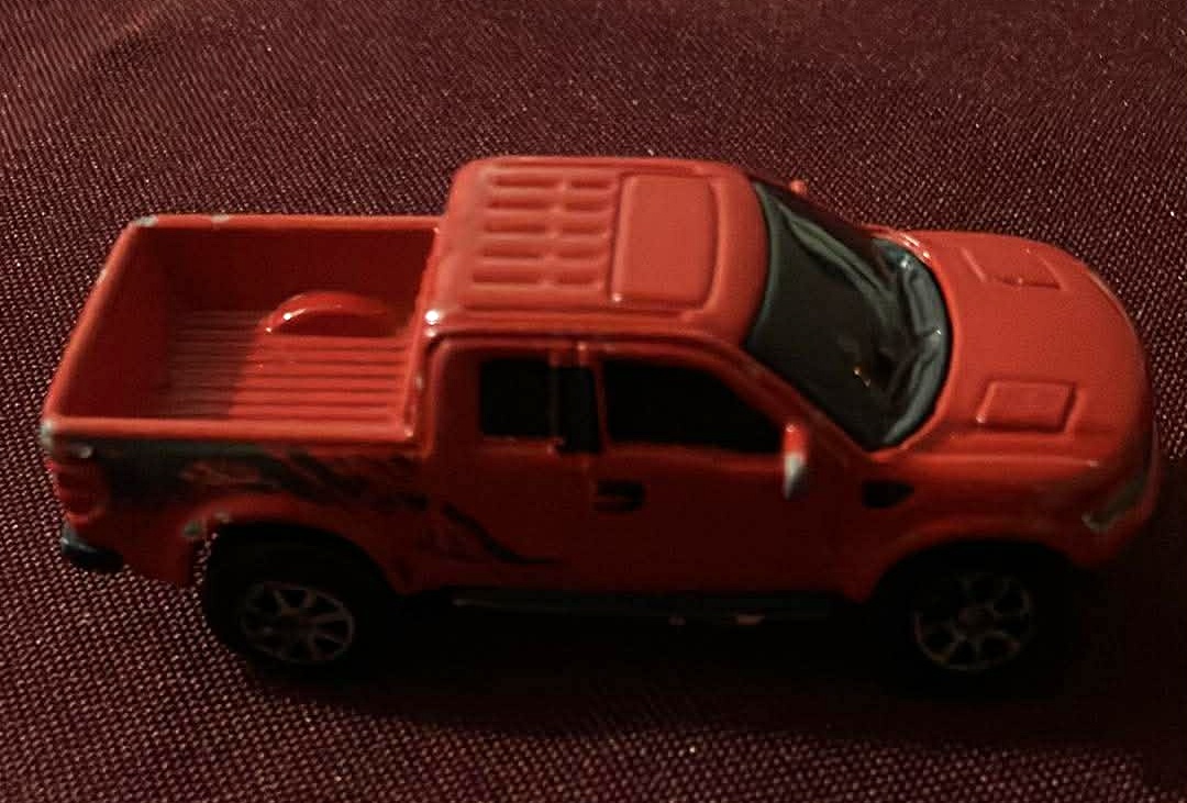 Maisto Fresh Metal Ford F-150 SVT Raptor in Red - photo 2