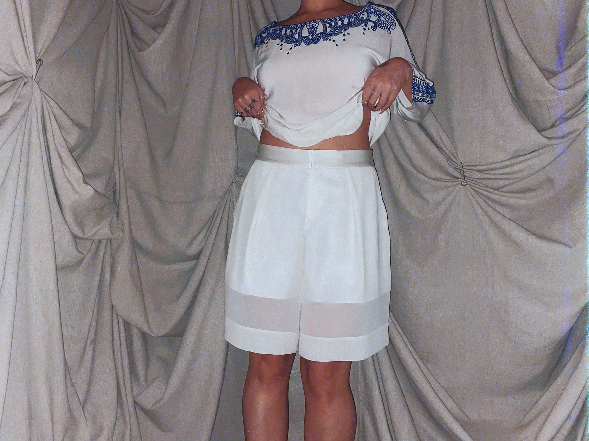 white boxy wide leg midi silk shorts - photo 3