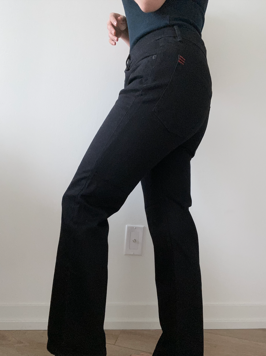 [NEW] Urban Outfitters BDG Black High-Waisted Jeans - photo 3