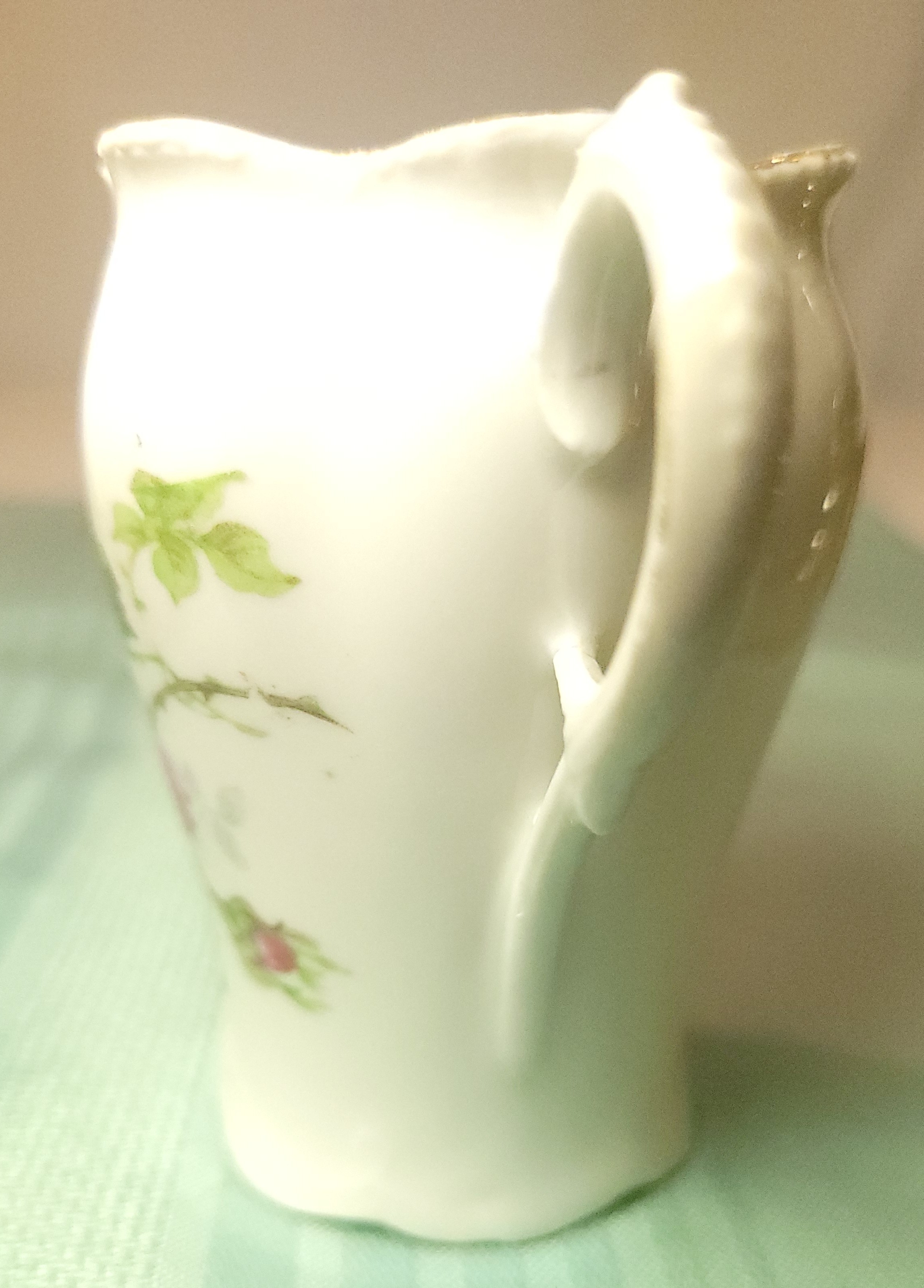 1950s Porcelain Creamer - Pink Moss Rose Pattern, Scalloped Gold - photo 3