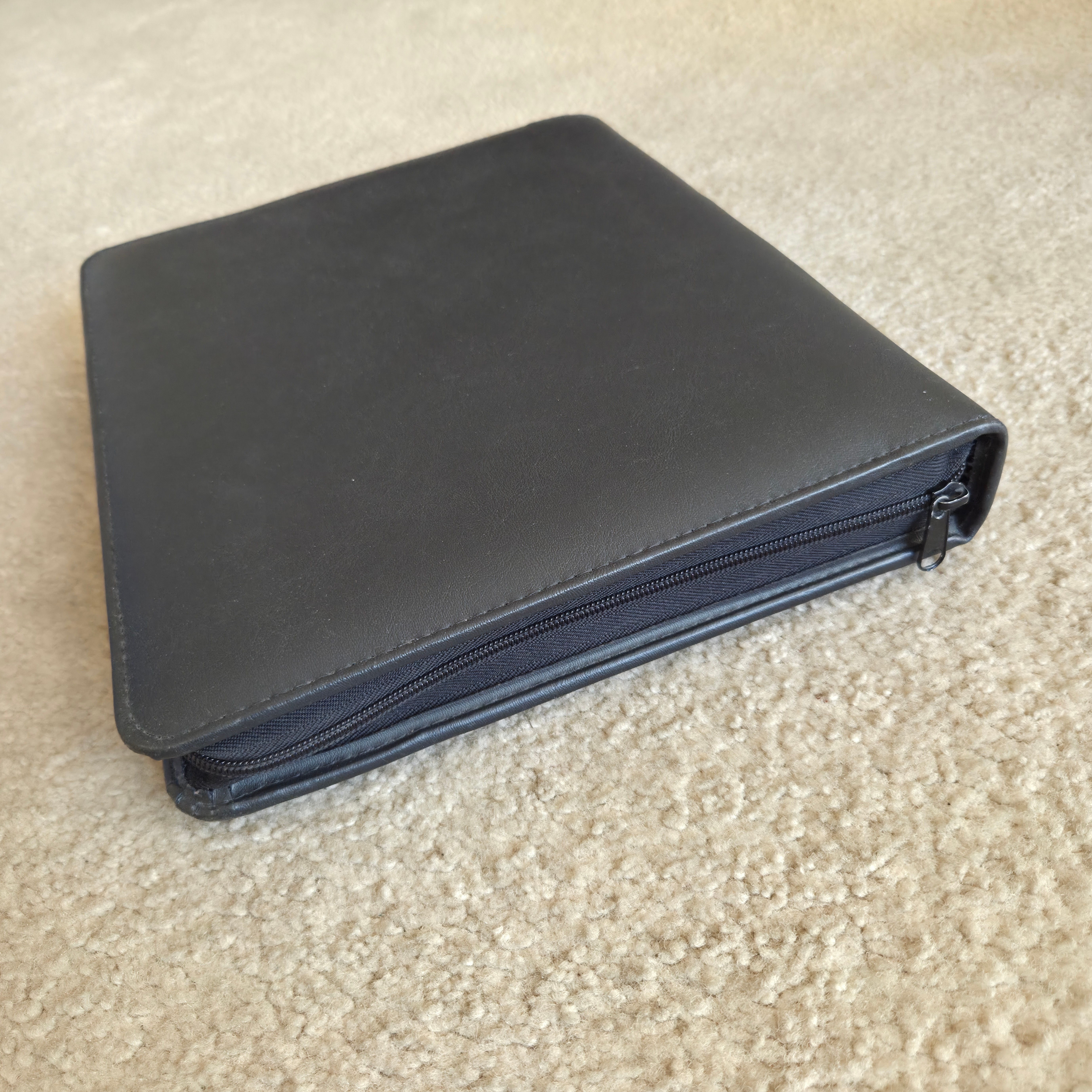 Franklin Covey Amway Binder 3 Ring Black Faux Leather Full Zip - photo 3