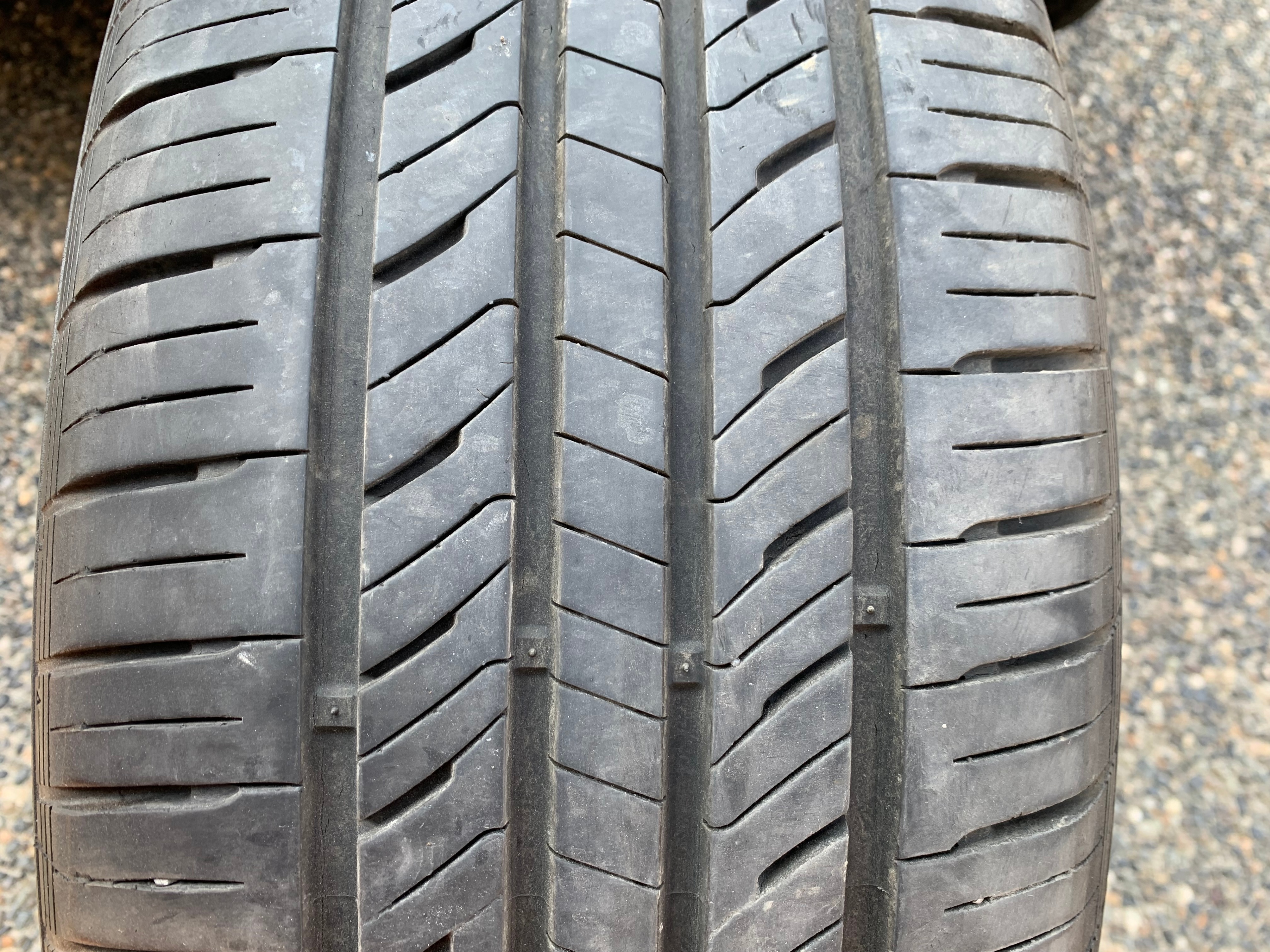 1 X single 215/60/17 96T M+S Laufenn G Fit A/S with 70% tread - photo 2