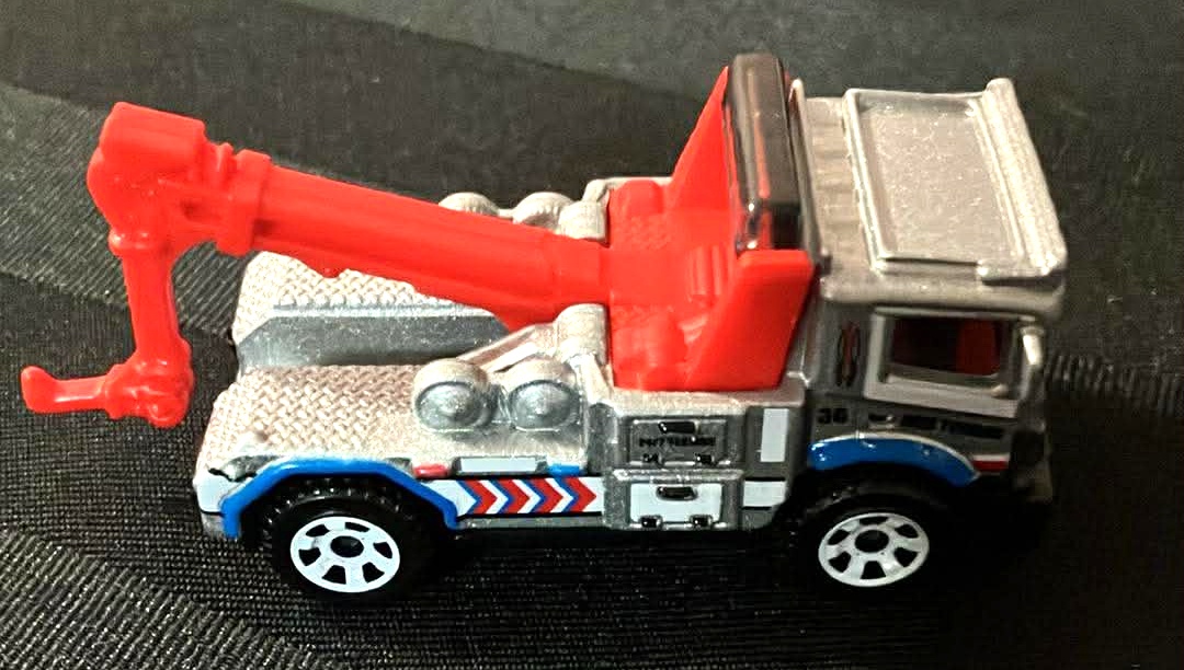 Matchbox Urban Tow Truck Diecast - photo 2