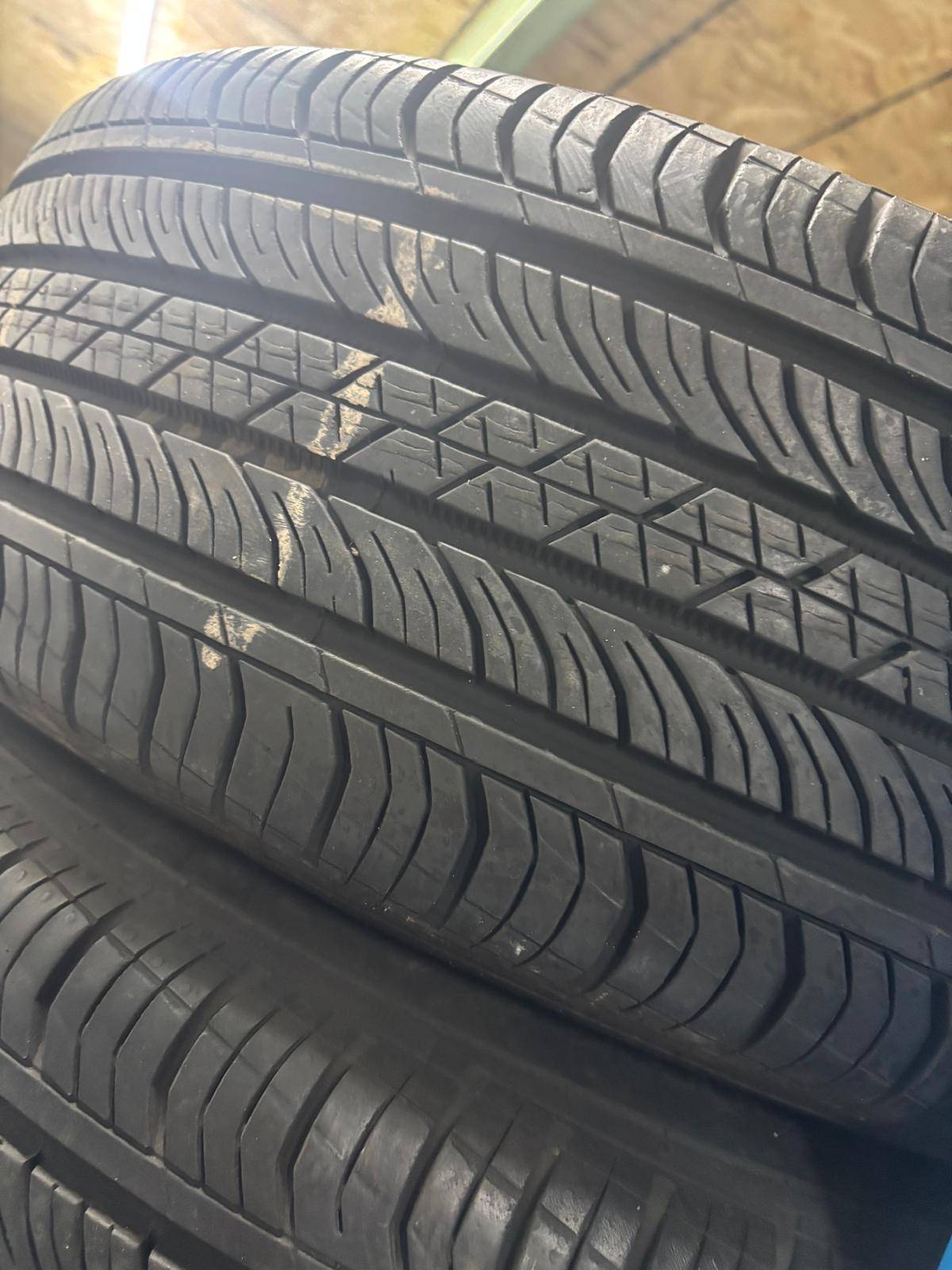 4 used 215/60/R16 Continental A/S–Camry/Accord/Altima/Juke/ES/So - photo 2