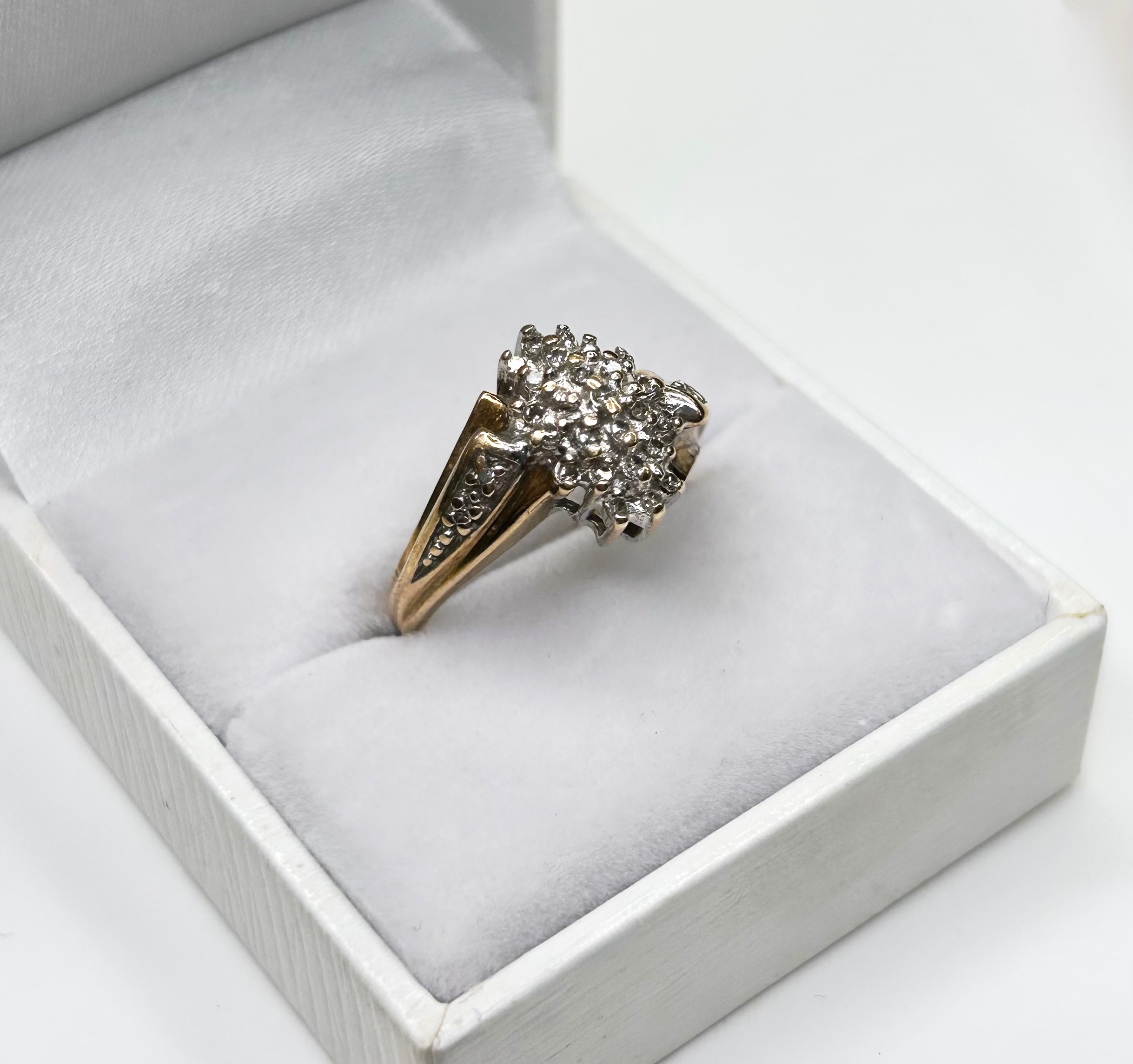 10K Yellow Gold Ring With Various Diamonds - photo 2