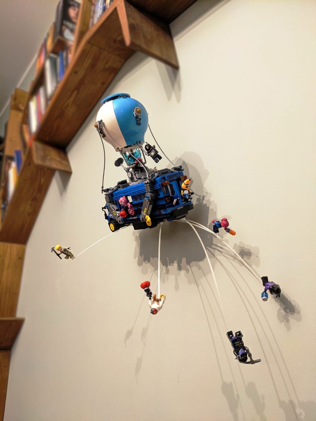 LEGO FORTNITE BATTLE BUS - WALL MOUNT - photo 2