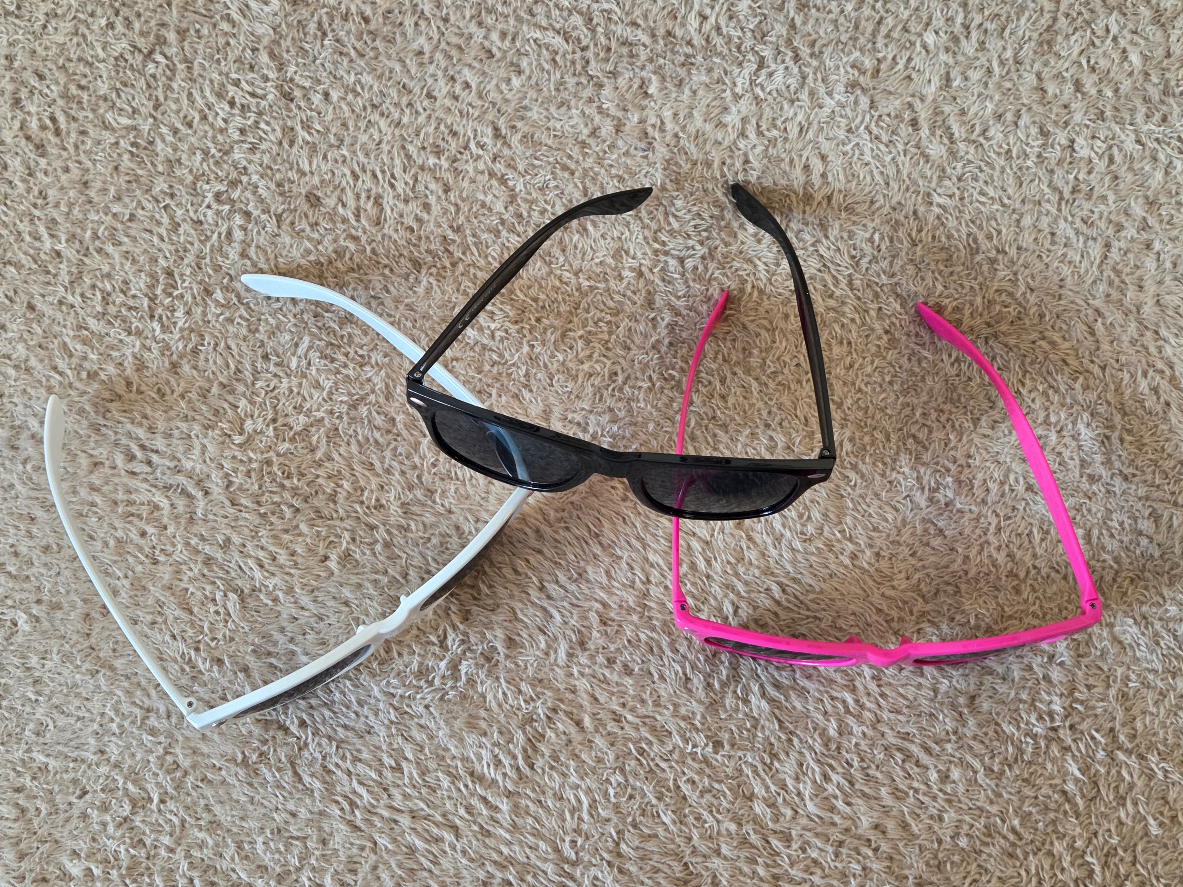 3-Pack UV400 Wayfarer Sunglasses – Black/White/Pink - photo 3
