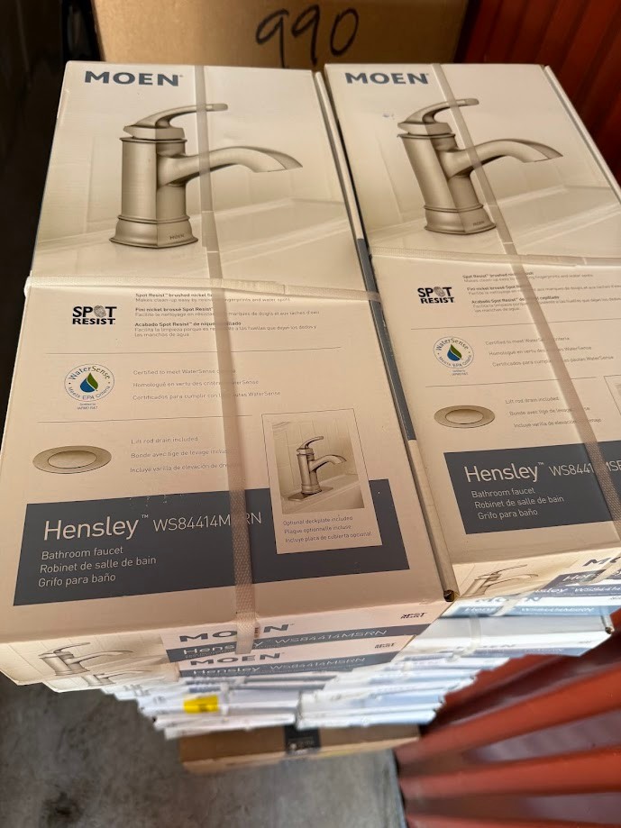 MOEN Hensley Single Hole Single-Handle Bathroom Faucet