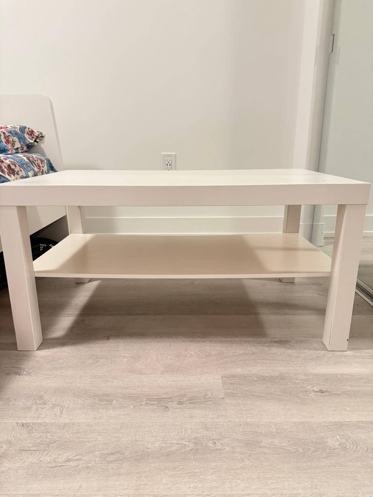 Free- White Coffee Table - photo 5