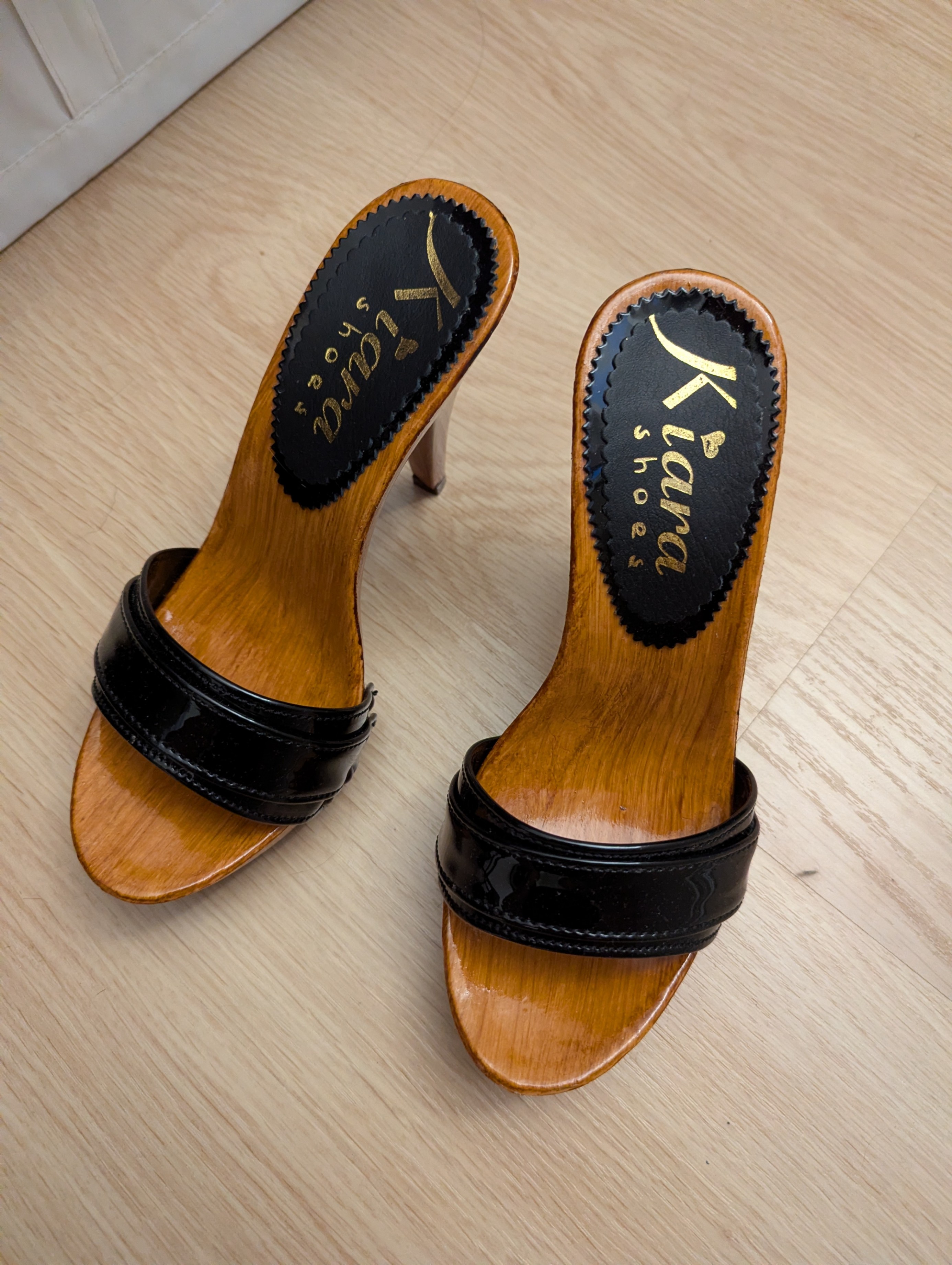 Black Patent Mule Kiara Wood Heel Size 38 / Size 7 - photo 2