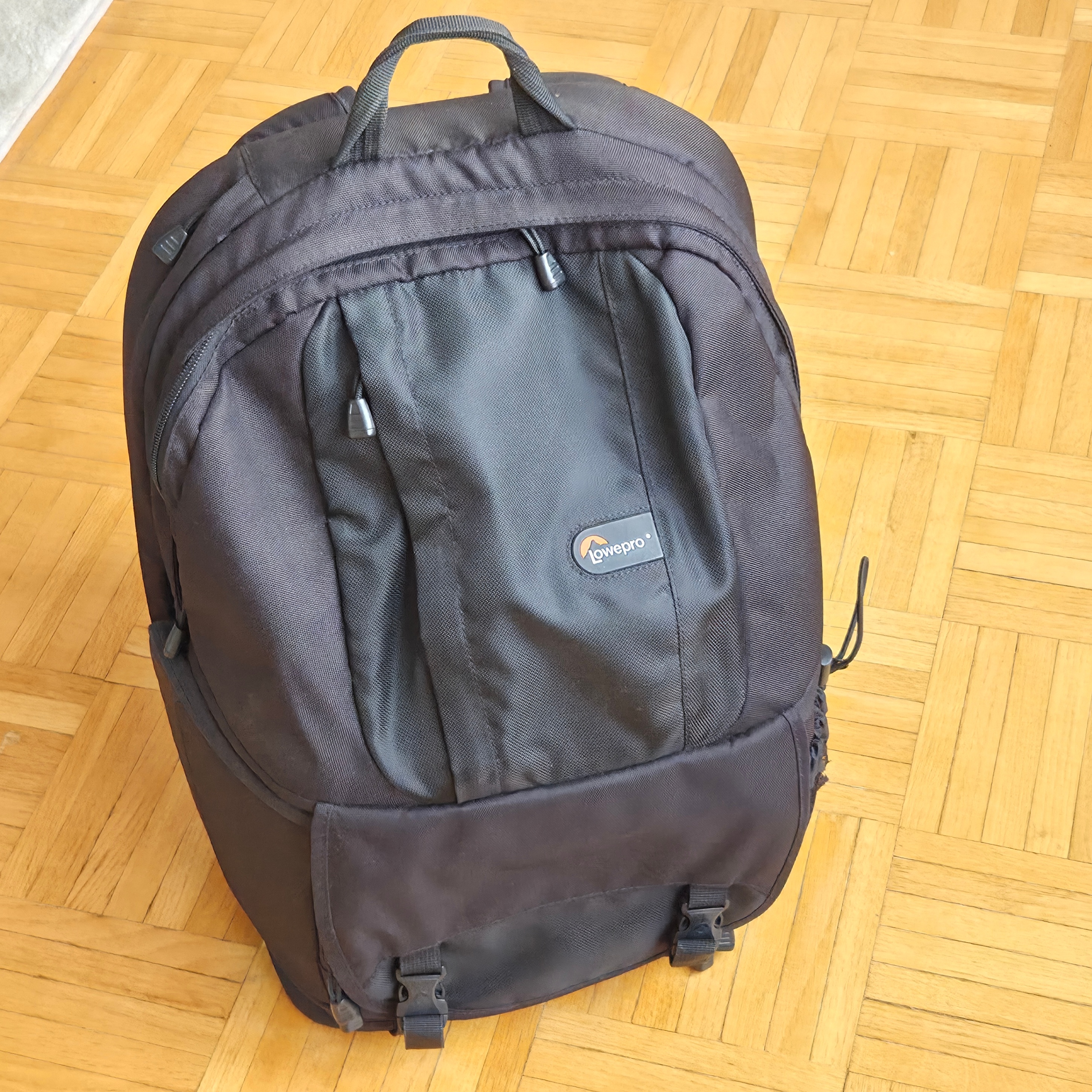 Lowe Pro Fastpack 250 Camera and Laptop Bag - photo 2