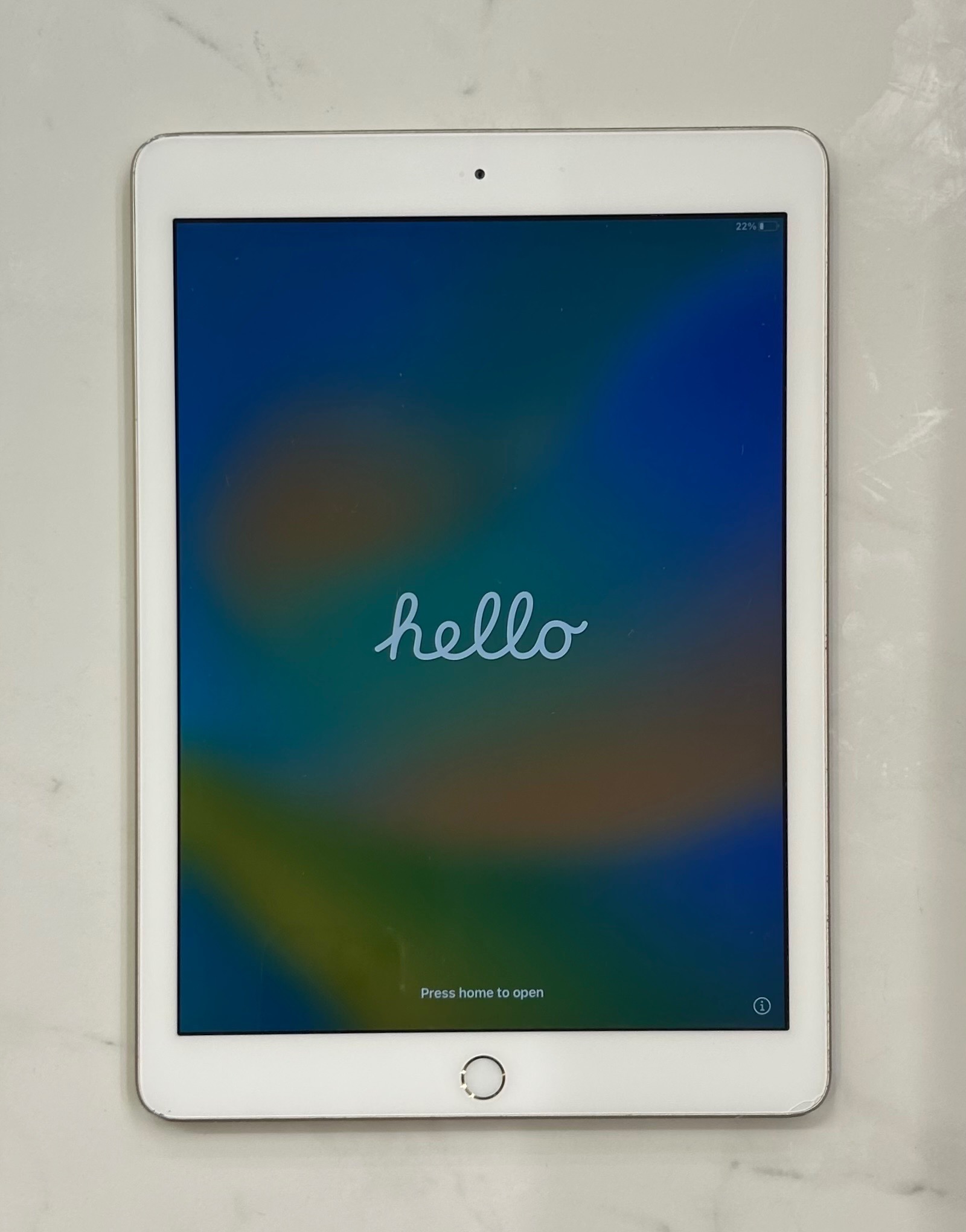 Apple iPad 5th Generation Gold - photo 2