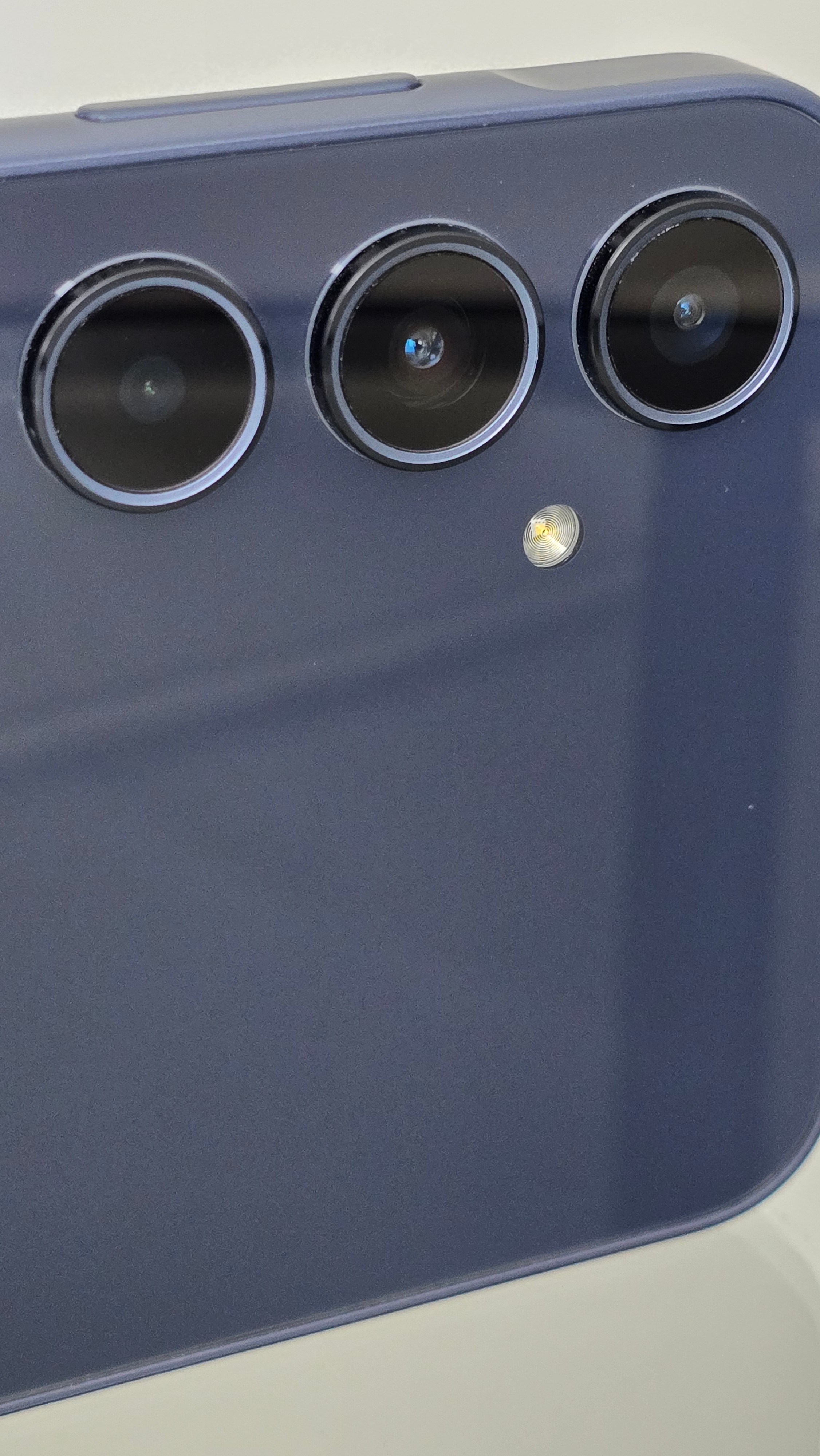 Like New Samsung Galaxy A35 5G (Unlocked) – $210 - photo 3