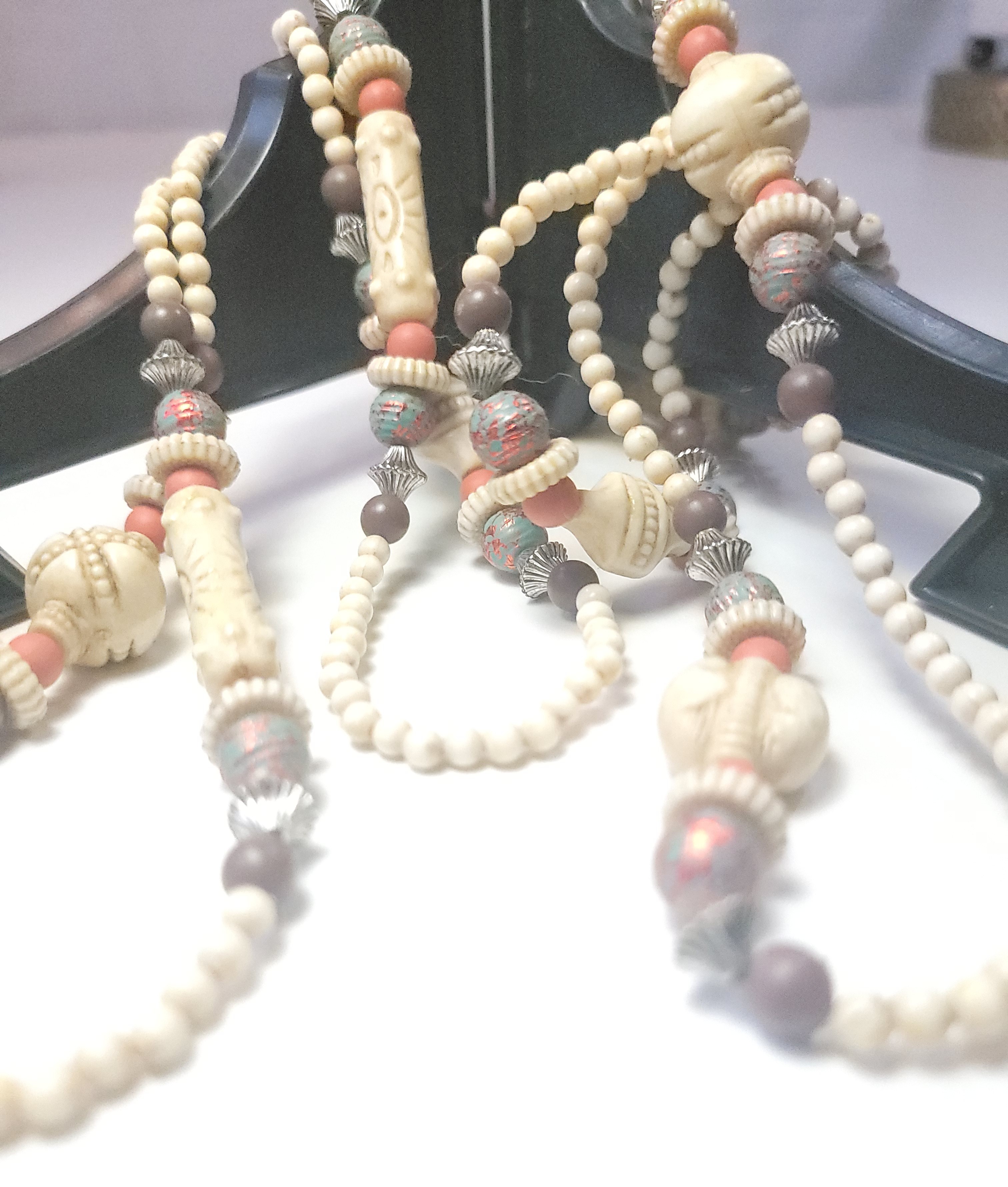 C. 1970s- 29" Hand Carved Bone Tribal Necklace Boho Ethnic - photo 5