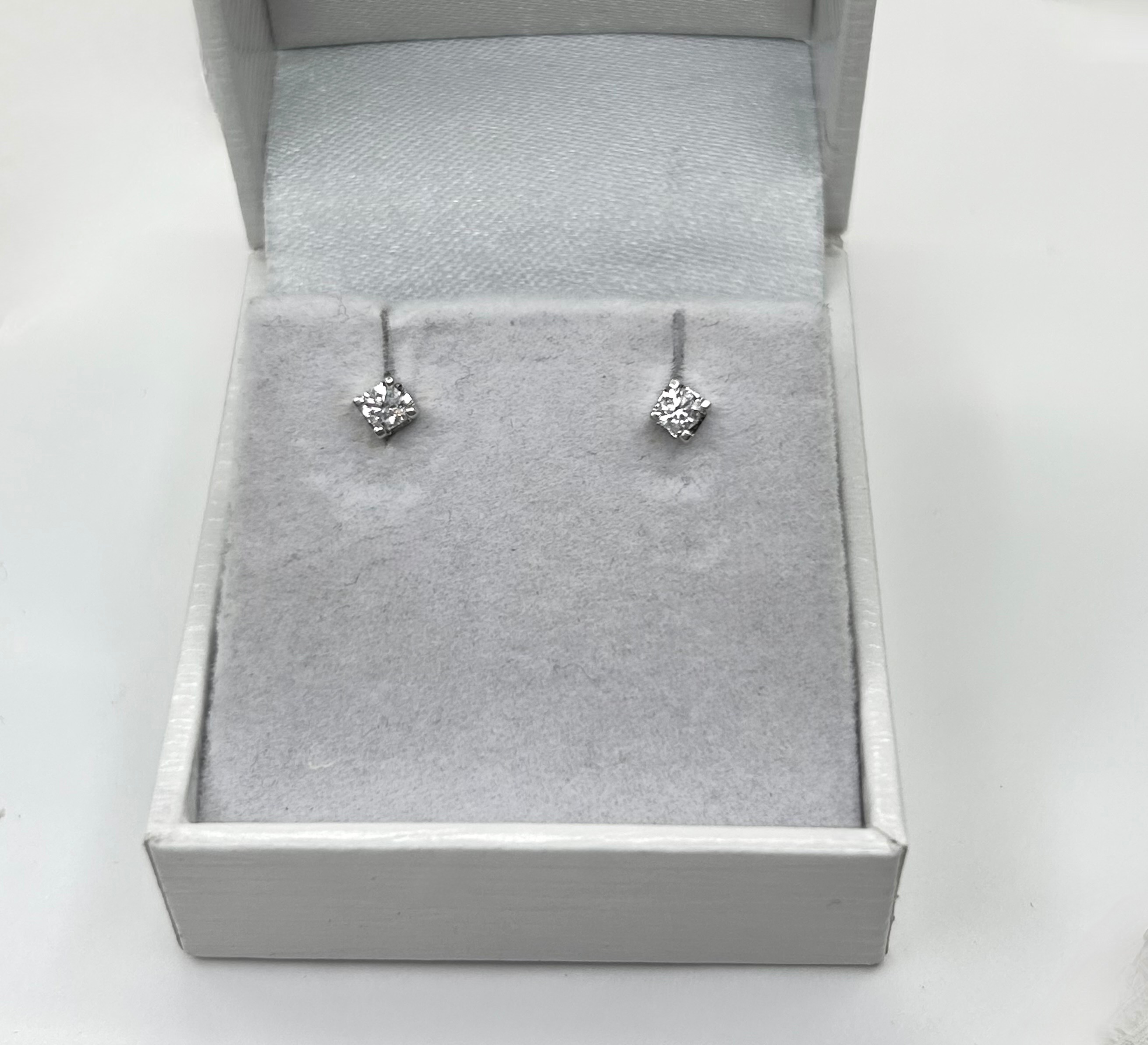 14K White Gold Diamond Stud Earrings