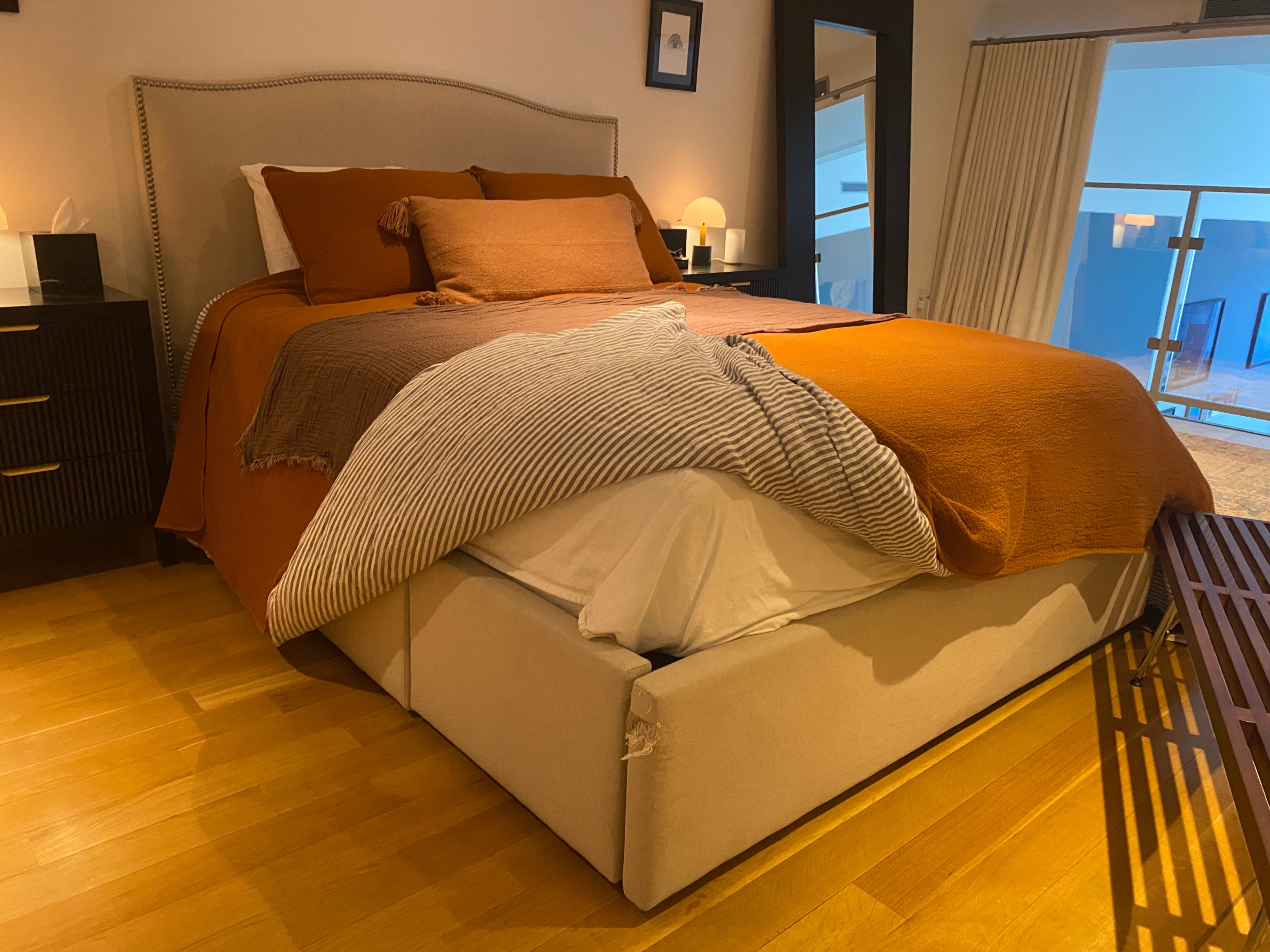 Like new Crate & Barrel Queen Bed+Mattress -Linen, Storage Bed - photo 5