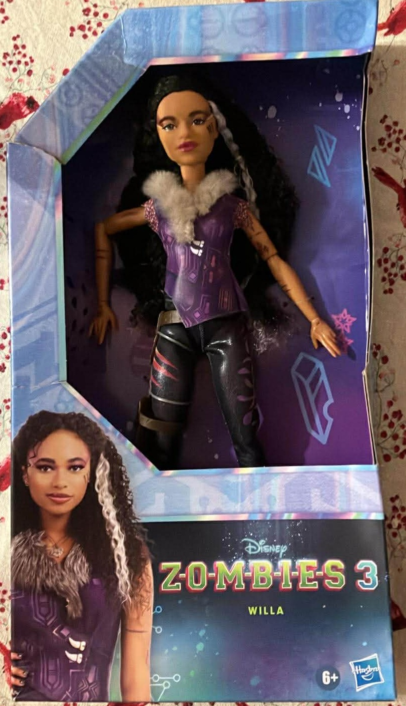 Disney Princess Zombies 3 Willa Fashion Doll (New)