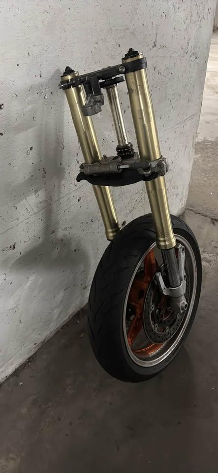 Yamaha R1 forks - photo 2