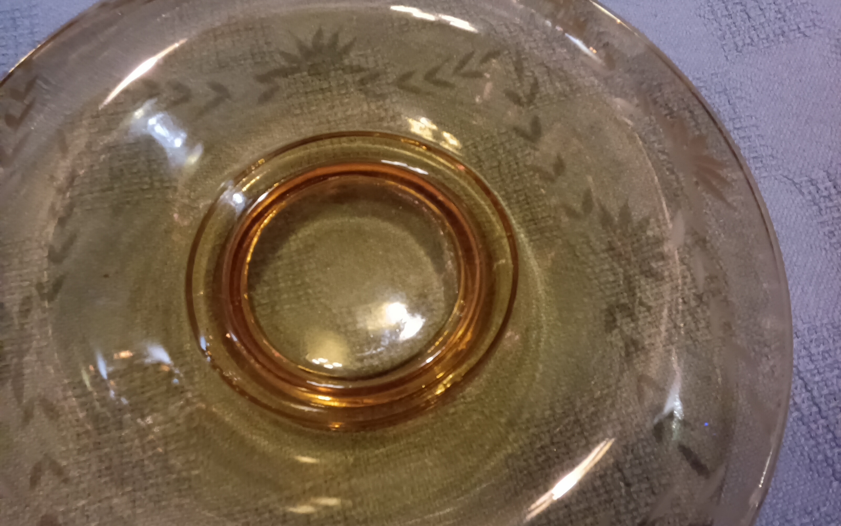 Amber colored dish - photo 3