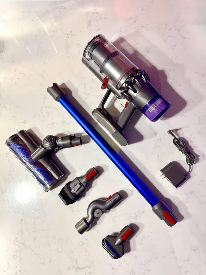 Dyson V11 + set of accessories! - photo 4