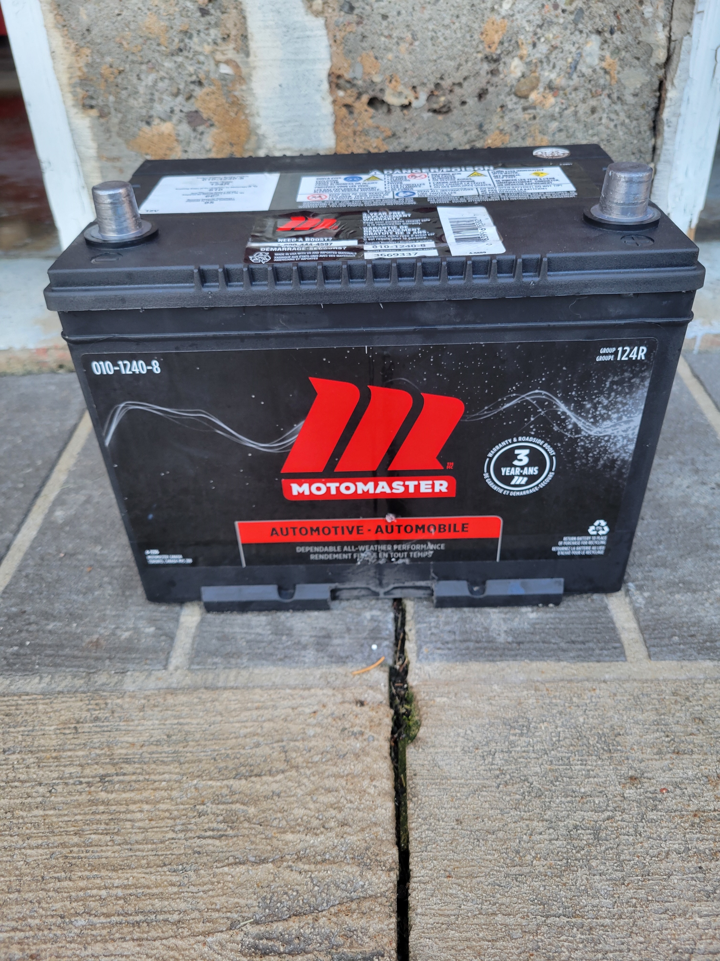 New MotoMaster battery 010-1240-8, Group Size 124R battery