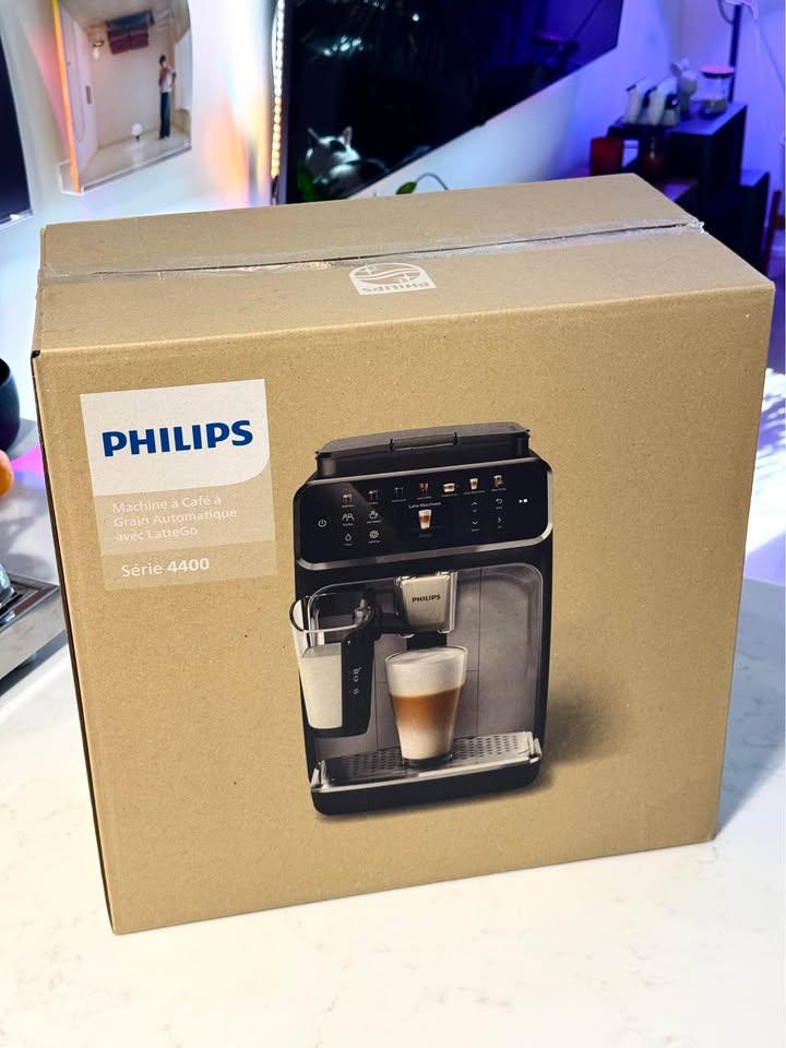 Philips 4400 LatteGo espresso coffee machine - Brand New! - photo 2