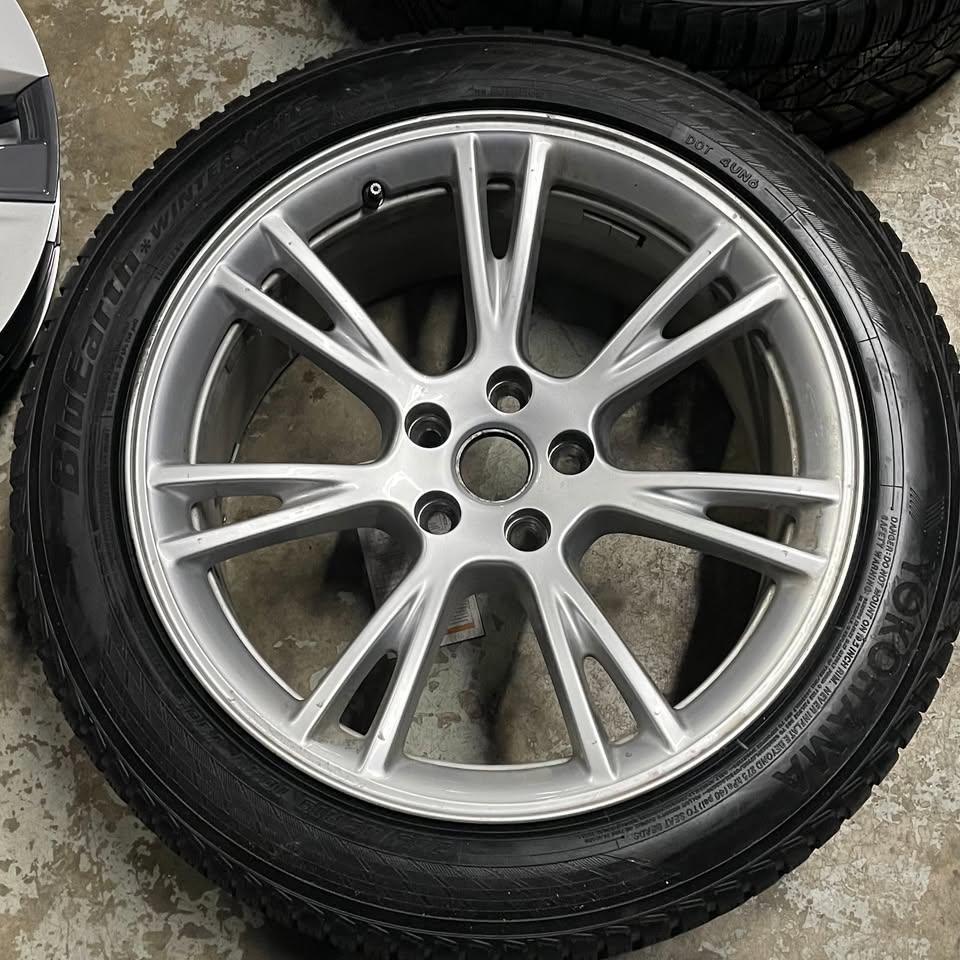 19 Inch Tesla Y Winter Package Used - photo 2