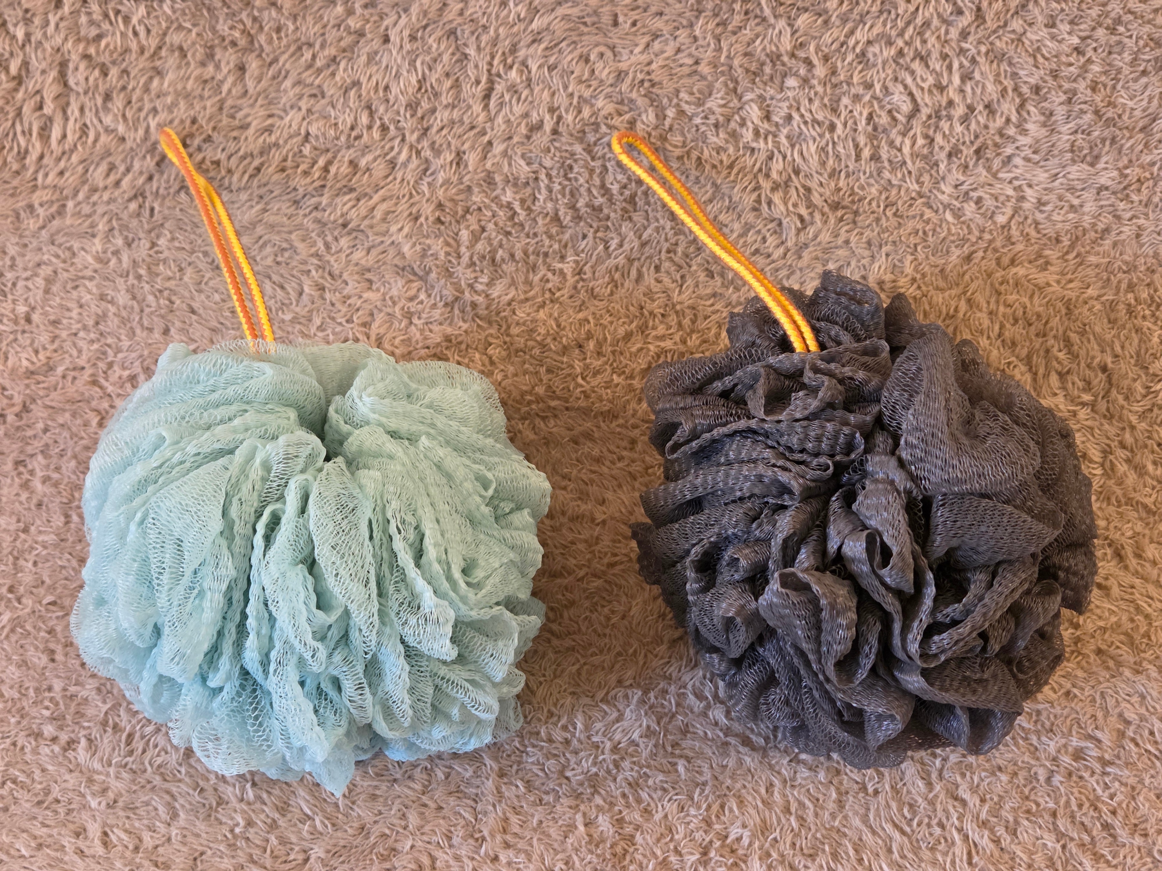 2 Pack Shower Mesh Loofahs – Mint & Charcoal