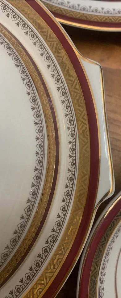 Vintage Royal Myott's  "The Crowning" Large Covered Serving Bowl - photo 5