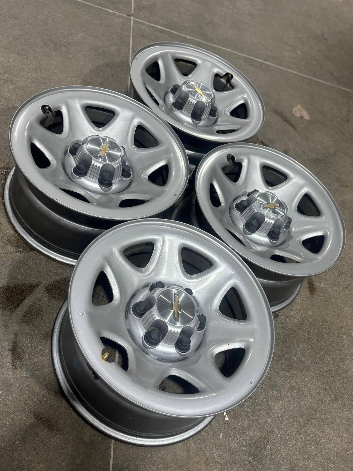 OEM 17”GM rims(6x139)–Sierra/Silverado/Tahoe/Suburban/Escalade - photo 2