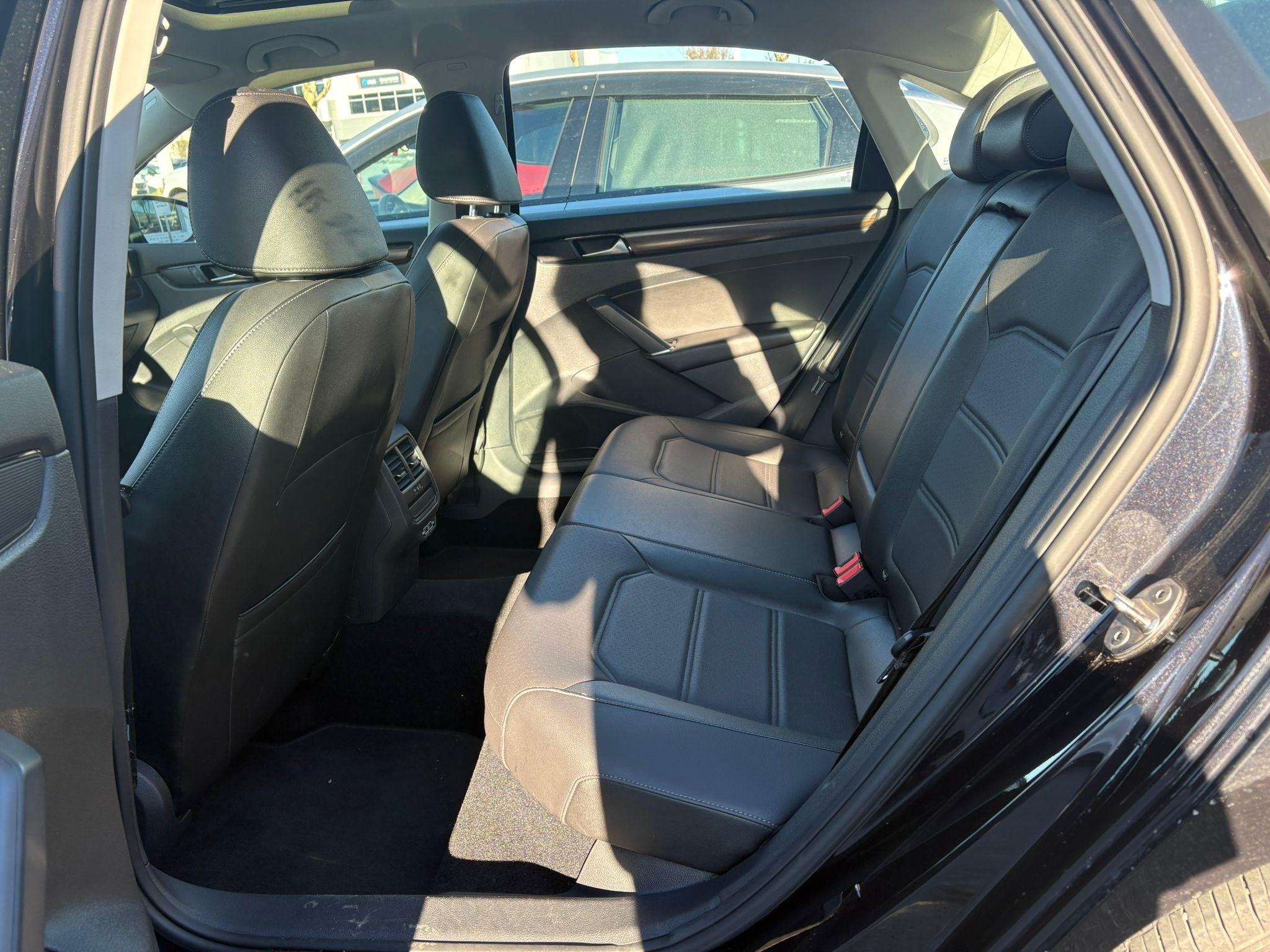 2022 Volkswagen Passat - photo 3