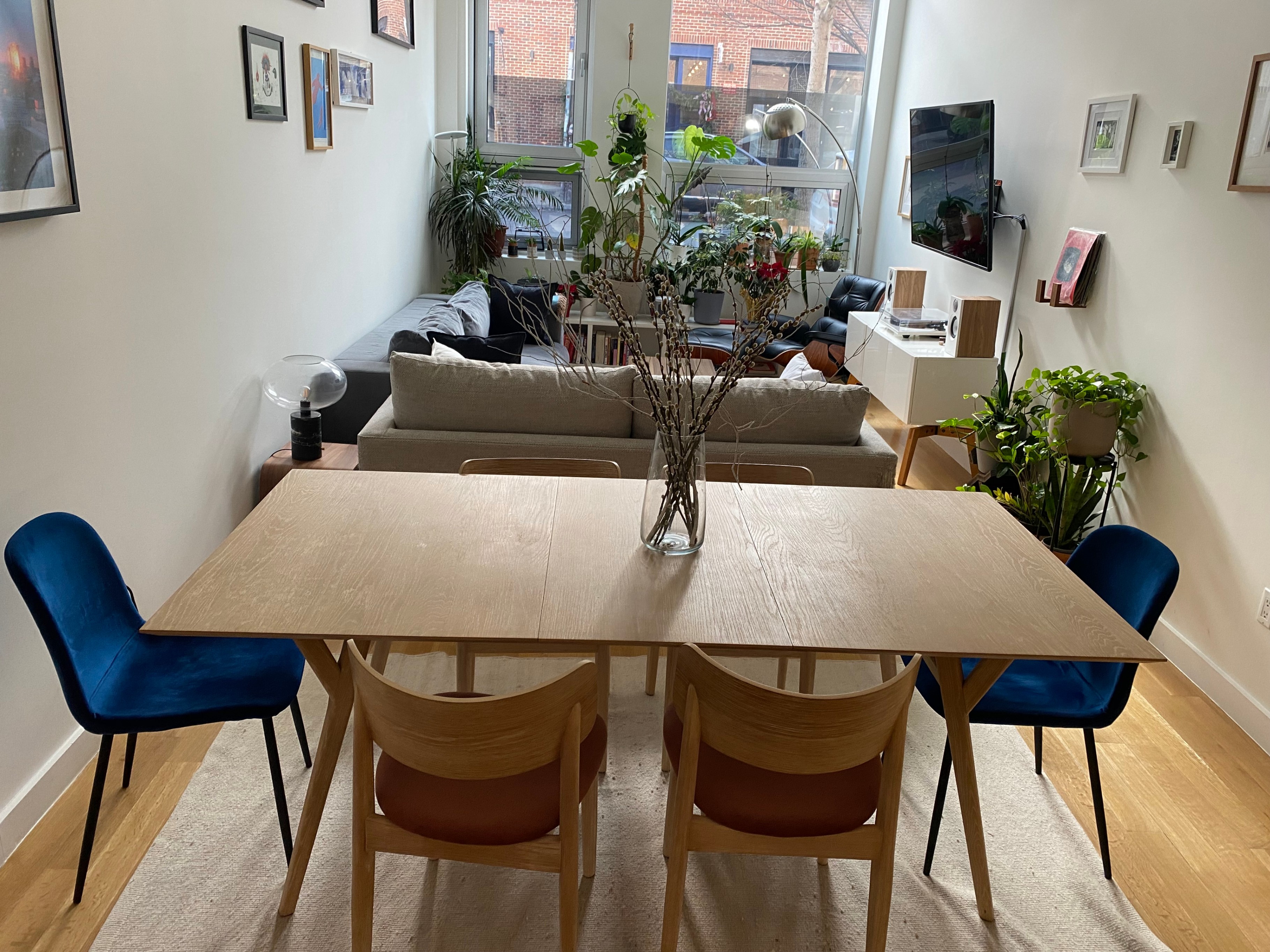 West Elm Dining Table + 4 Chairs – Light Oak, Mid-Century Style - photo 2