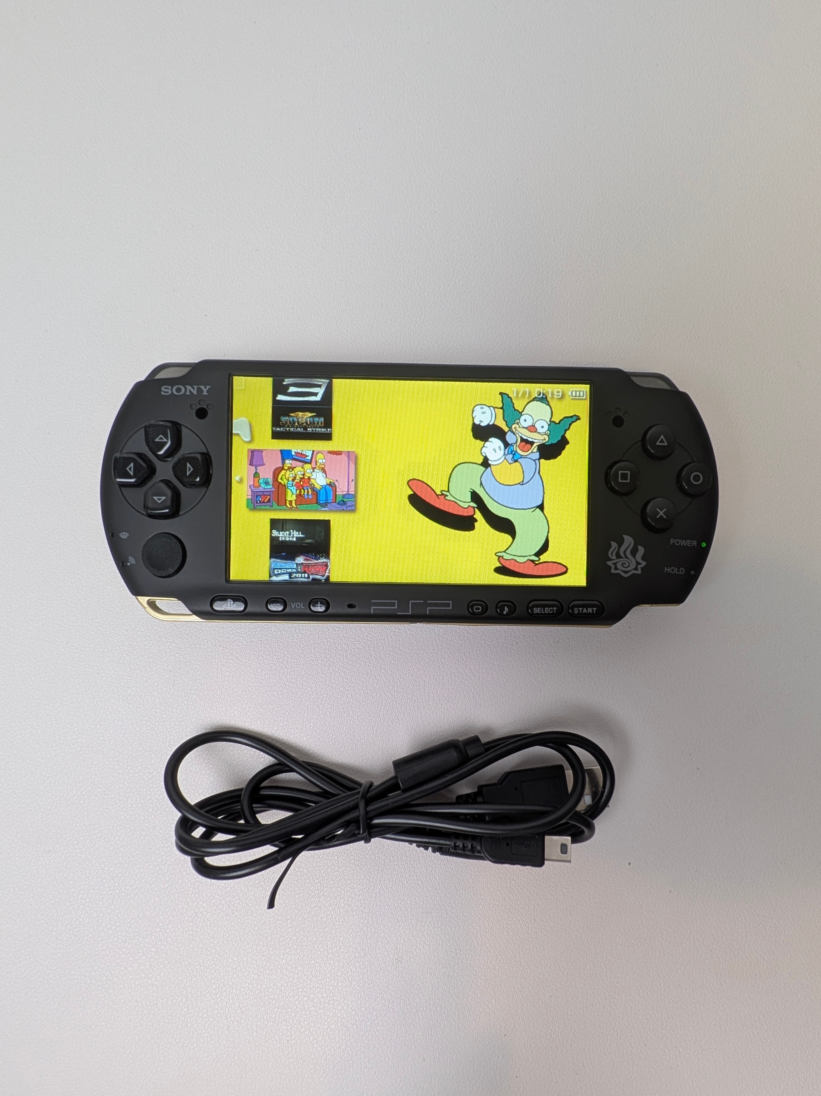 PSP3000 Monster Hunter reshell & IPS screen Modded