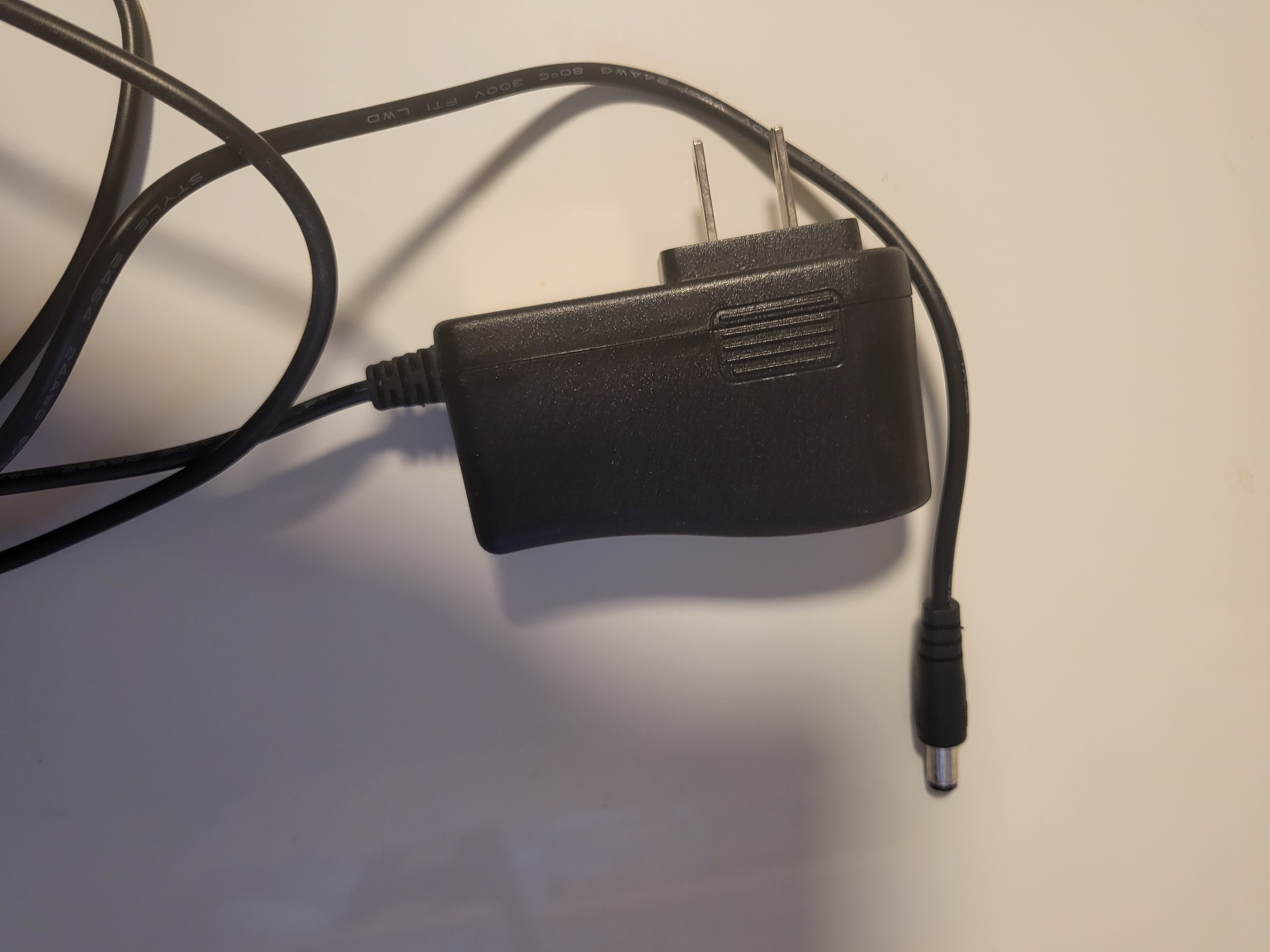 🔌 Universal 9V 800mA Power Adapter – Works with Multiple Devices