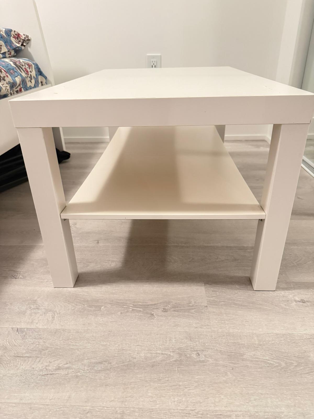 Free- White Coffee Table - photo 2