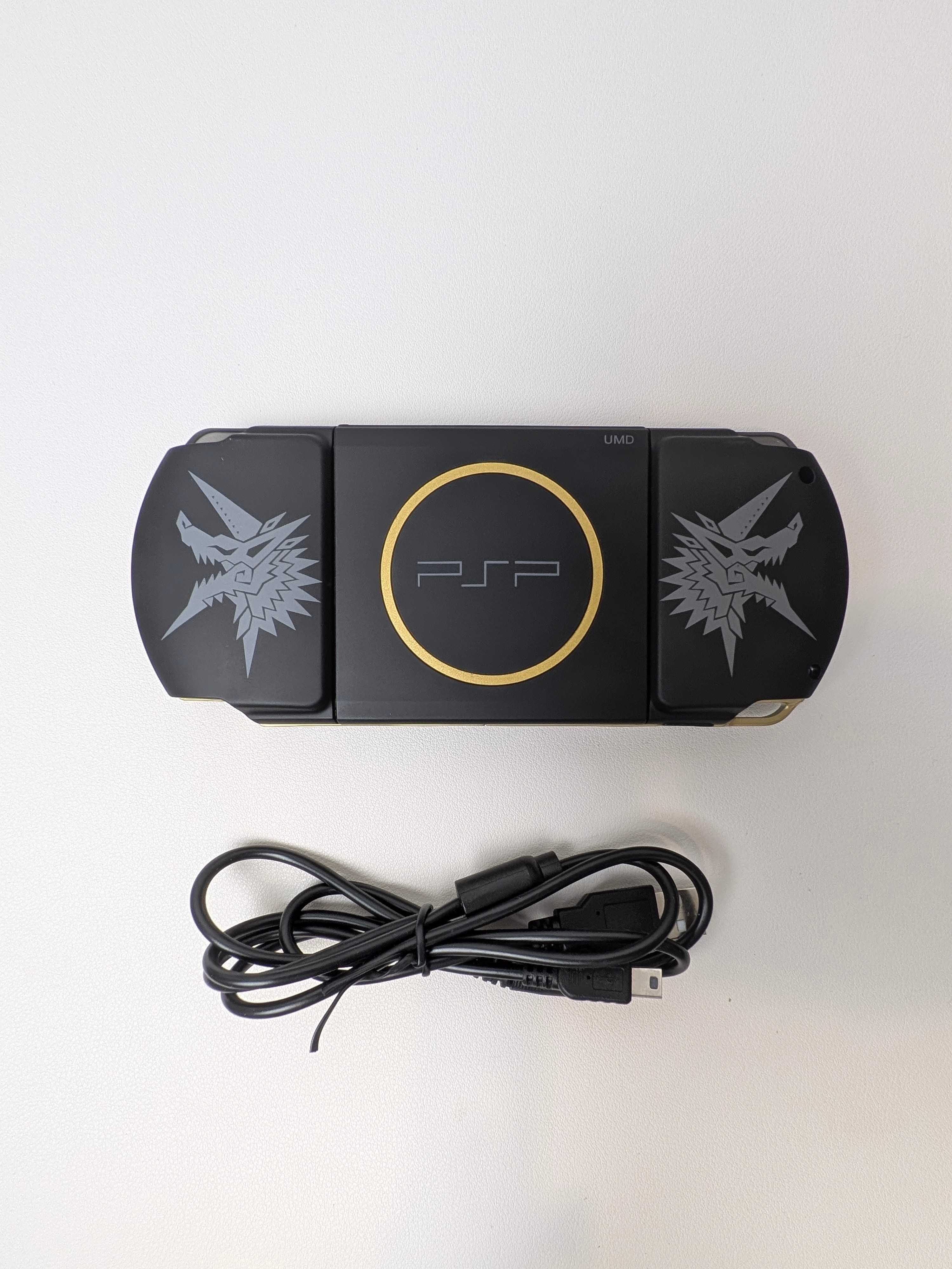 PSP3000 Monster Hunter reshell & IPS screen Modded - photo 2