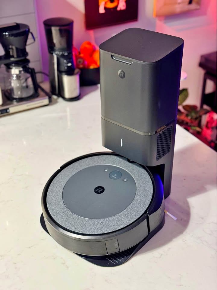 iRobot Roomba i3+ vacuum. Like new!