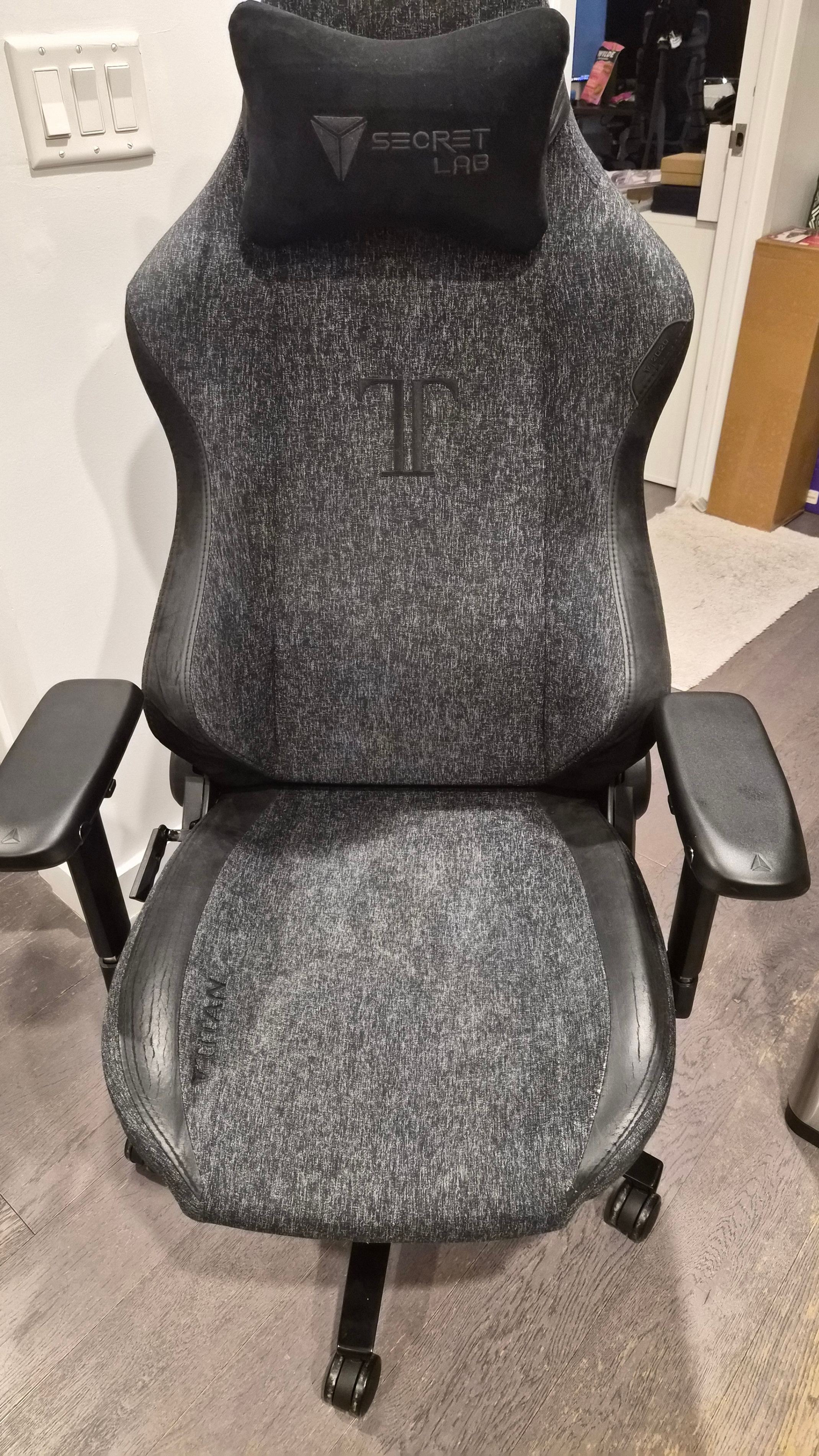 Secretlab Titan SoftWeave - Cookies & Cream - photo 2