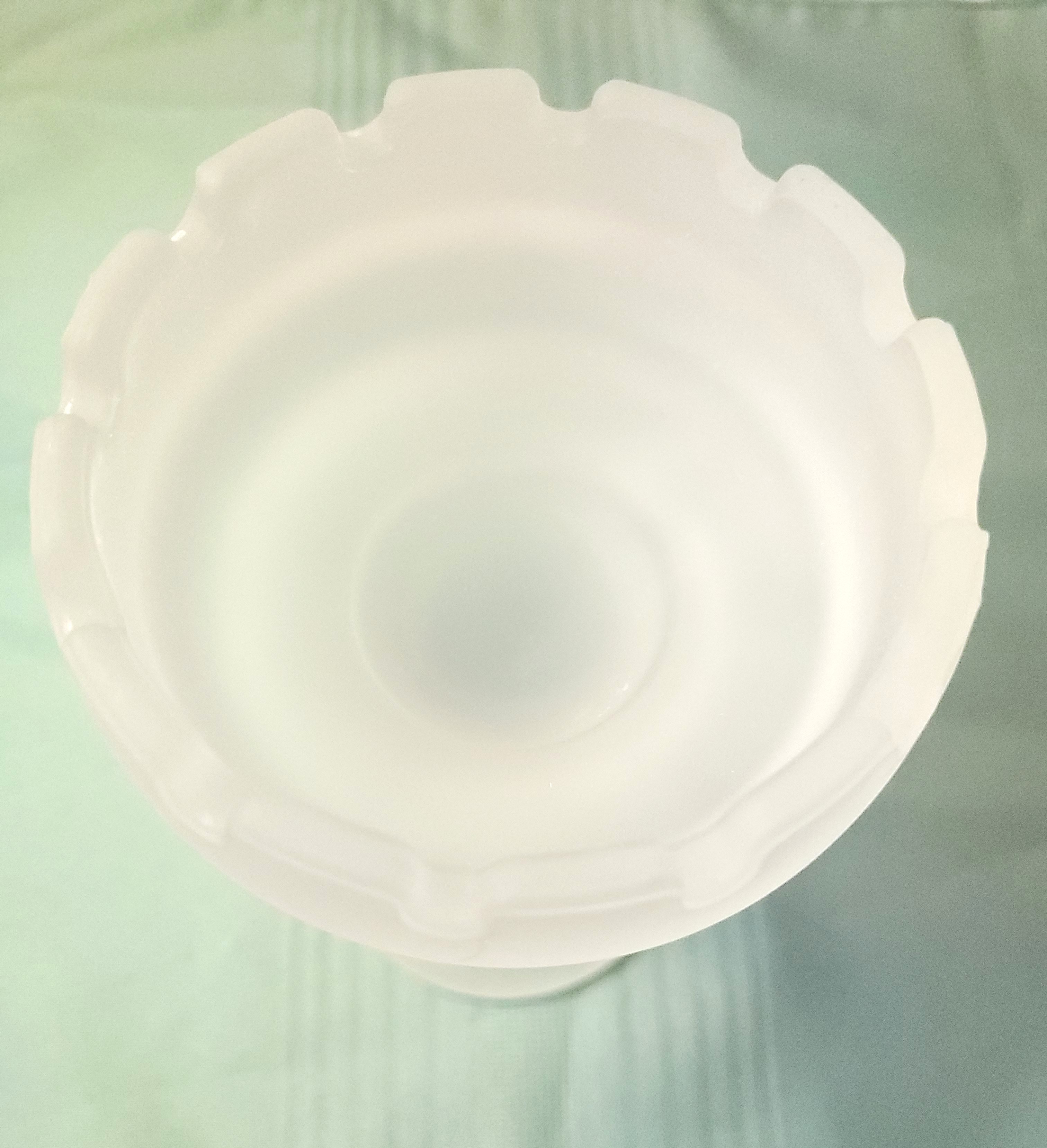 1990s Frosted Satin Glass Castle Turret Pedestal 7.25” - photo 2