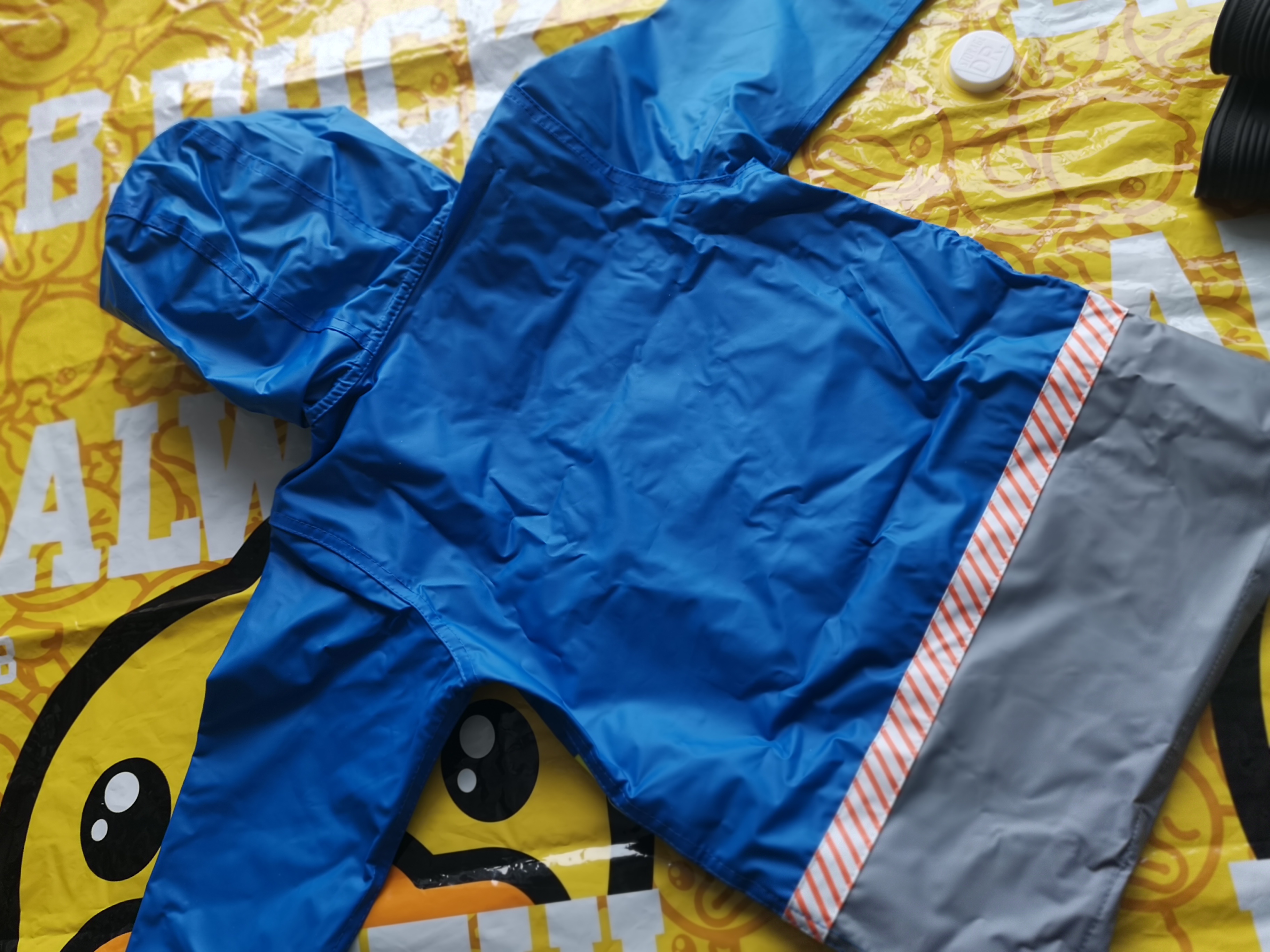 Kids 3T Raincoat & Boots Set boy - photo 4