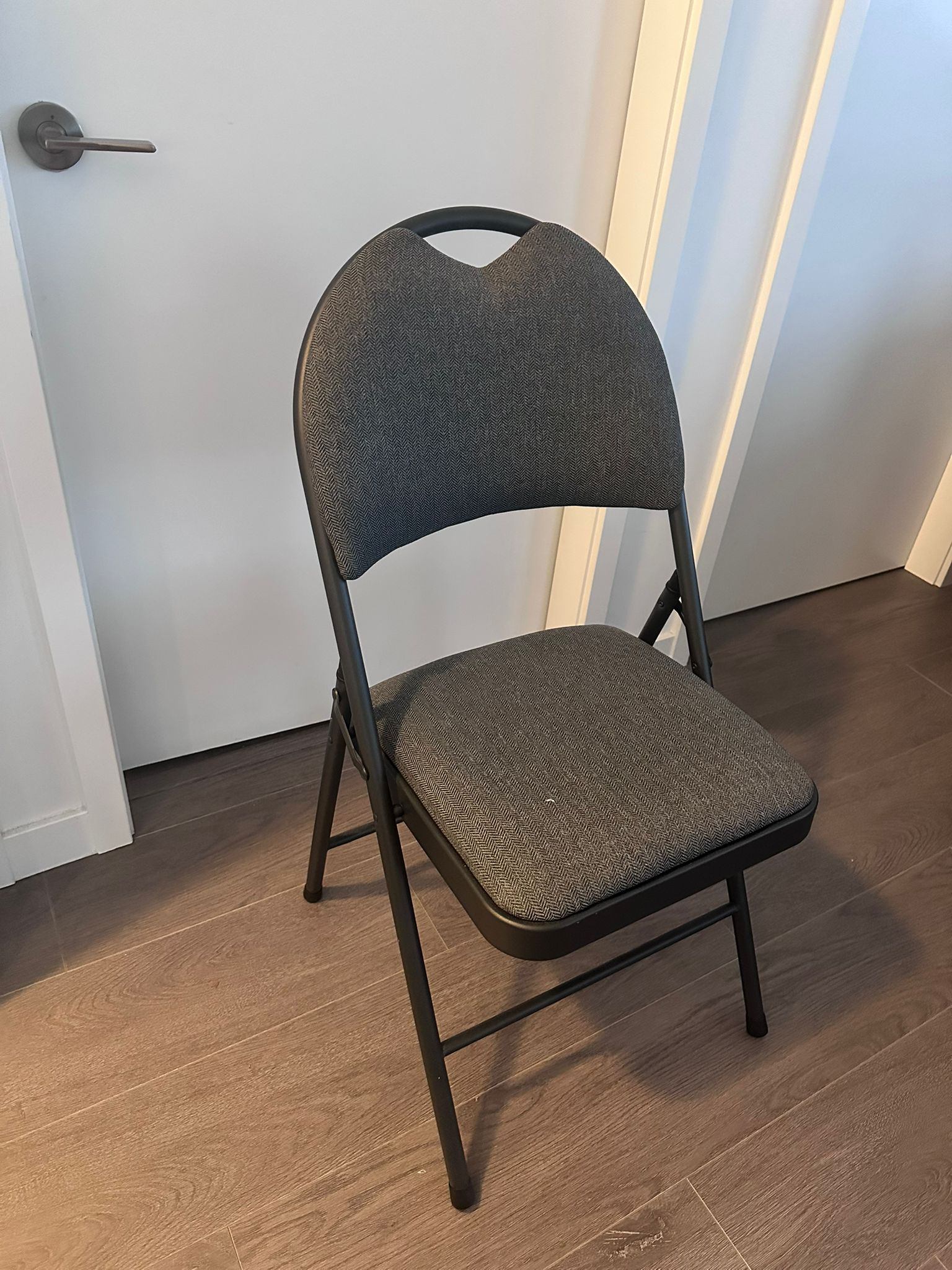 Foldable Padded Chair - photo 2