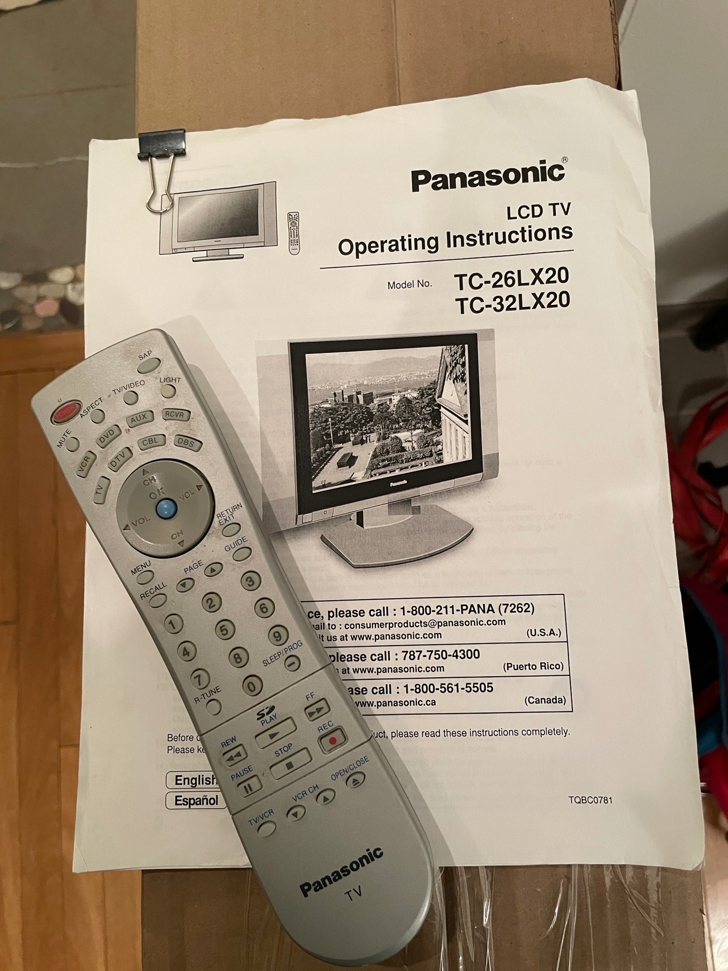 Panasonic 32" LCD TV - photo 3