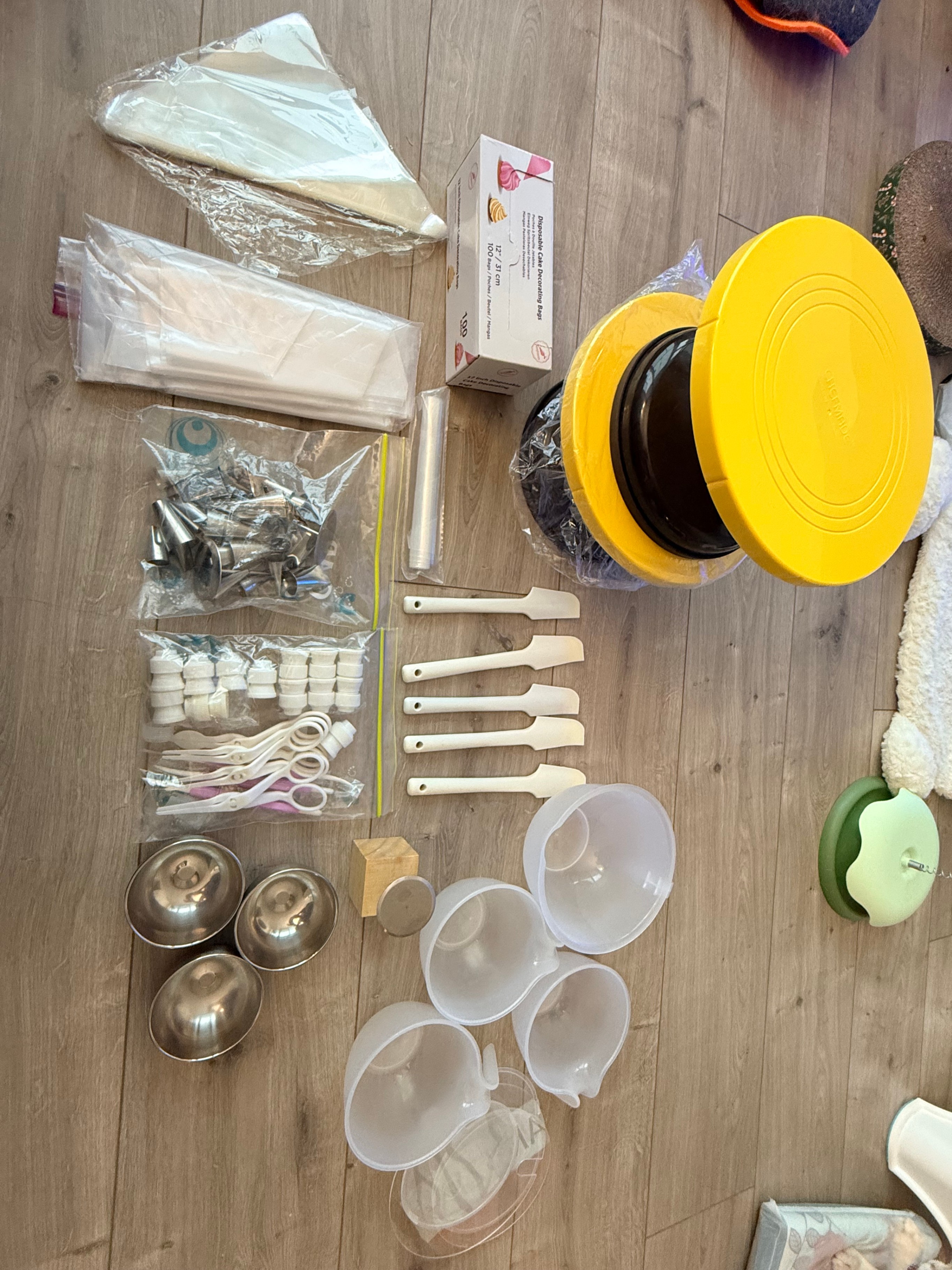 Baking & Pastry Supplies Bundle – Piping Bags, Tips, Turntable