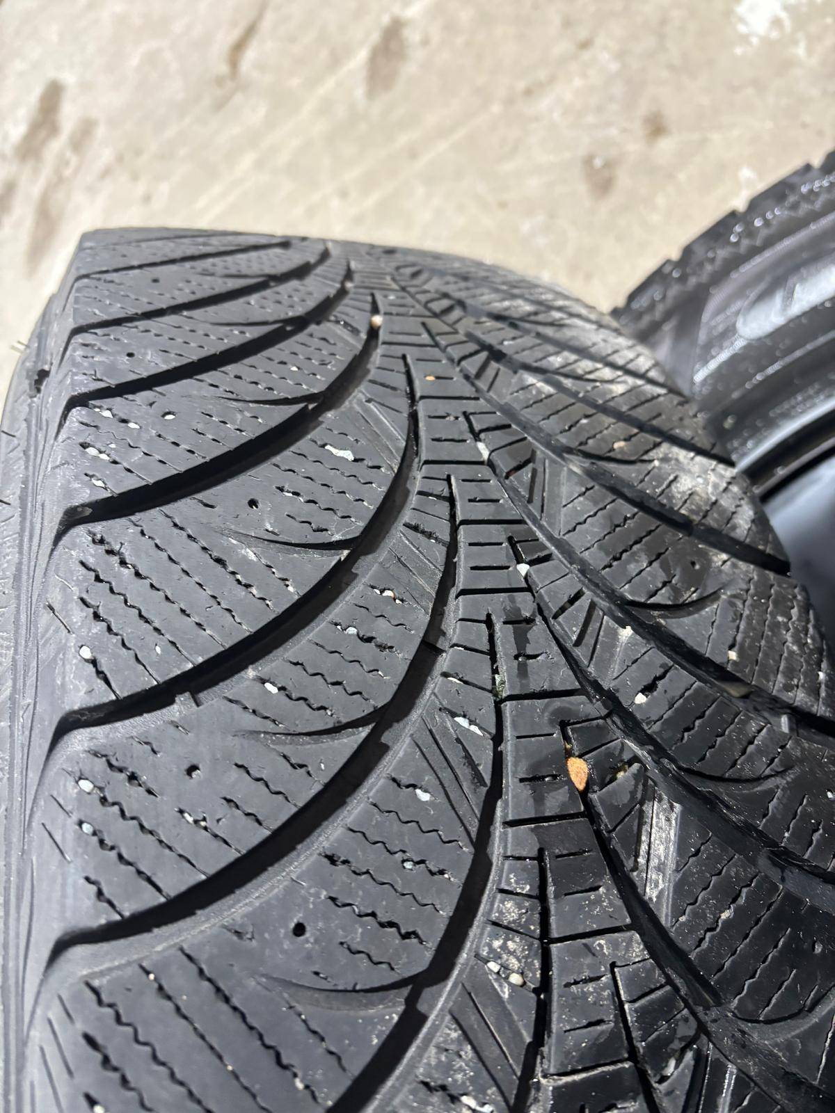 17"RAM 1500 rims(5x139)+265/70/R17 Goodyear Winters - photo 3