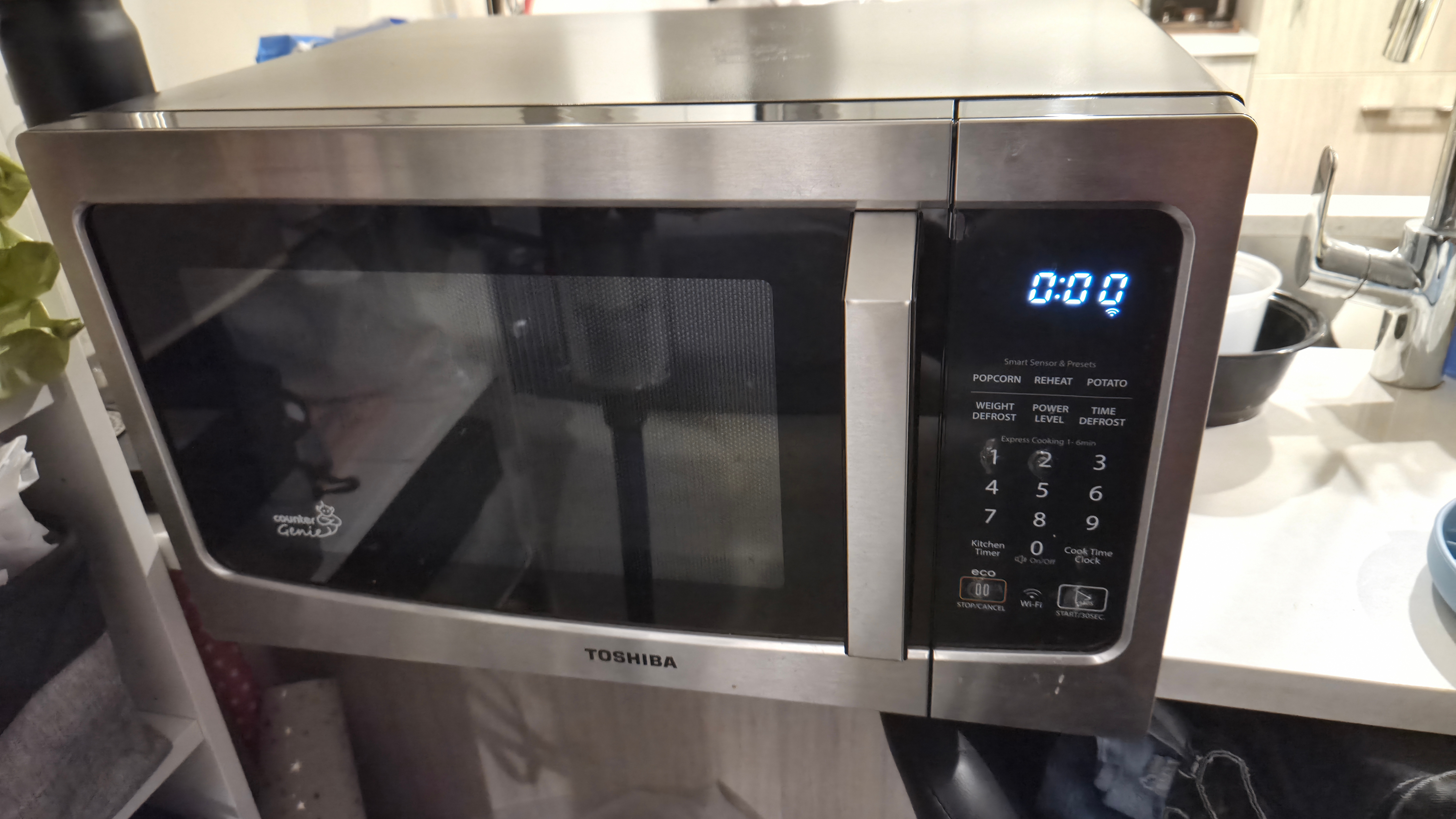 Toshiba Smart Microwave 1.3 Cu Ft 1100W