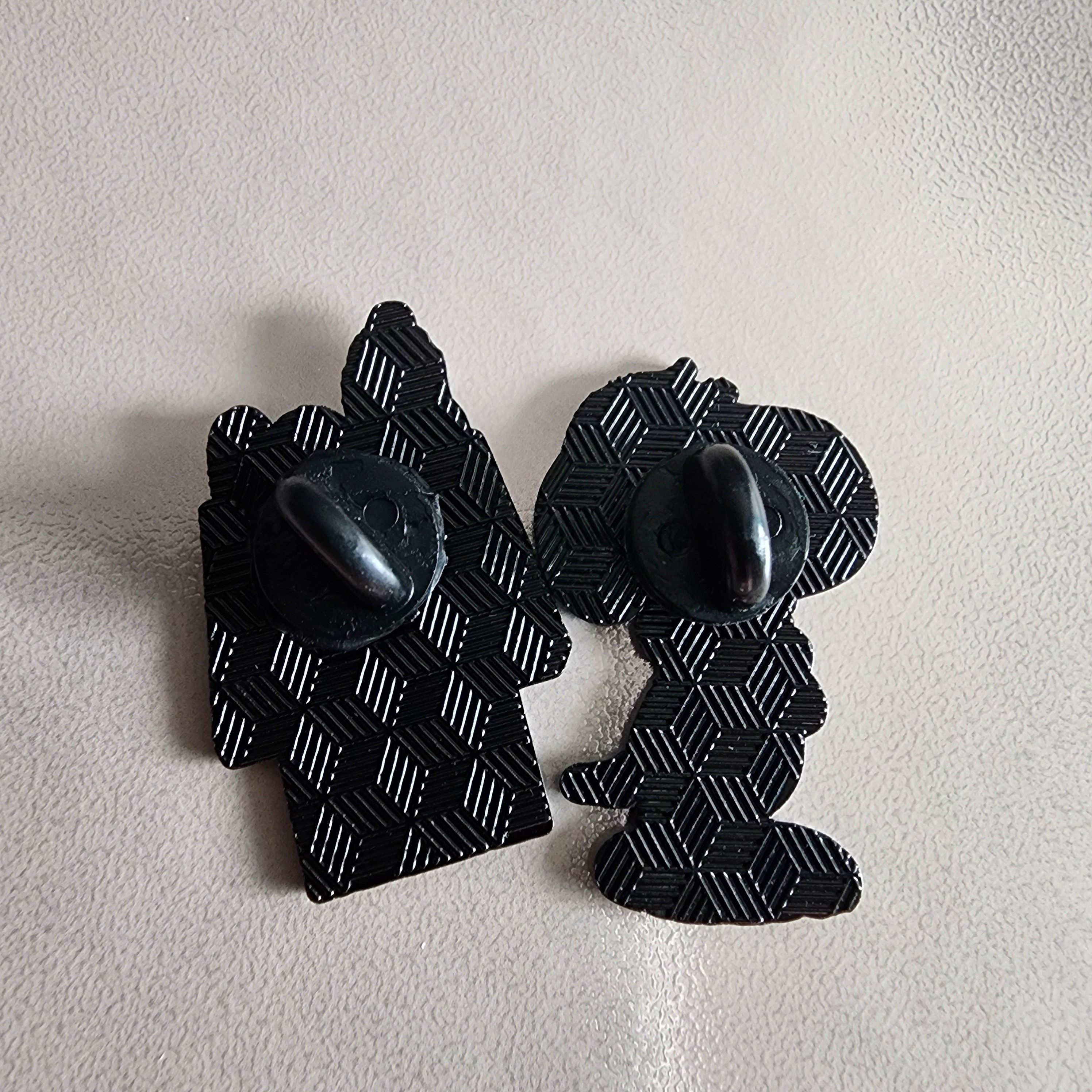 Snoopy Set of 2 Brooch Enamel Pins - photo 4
